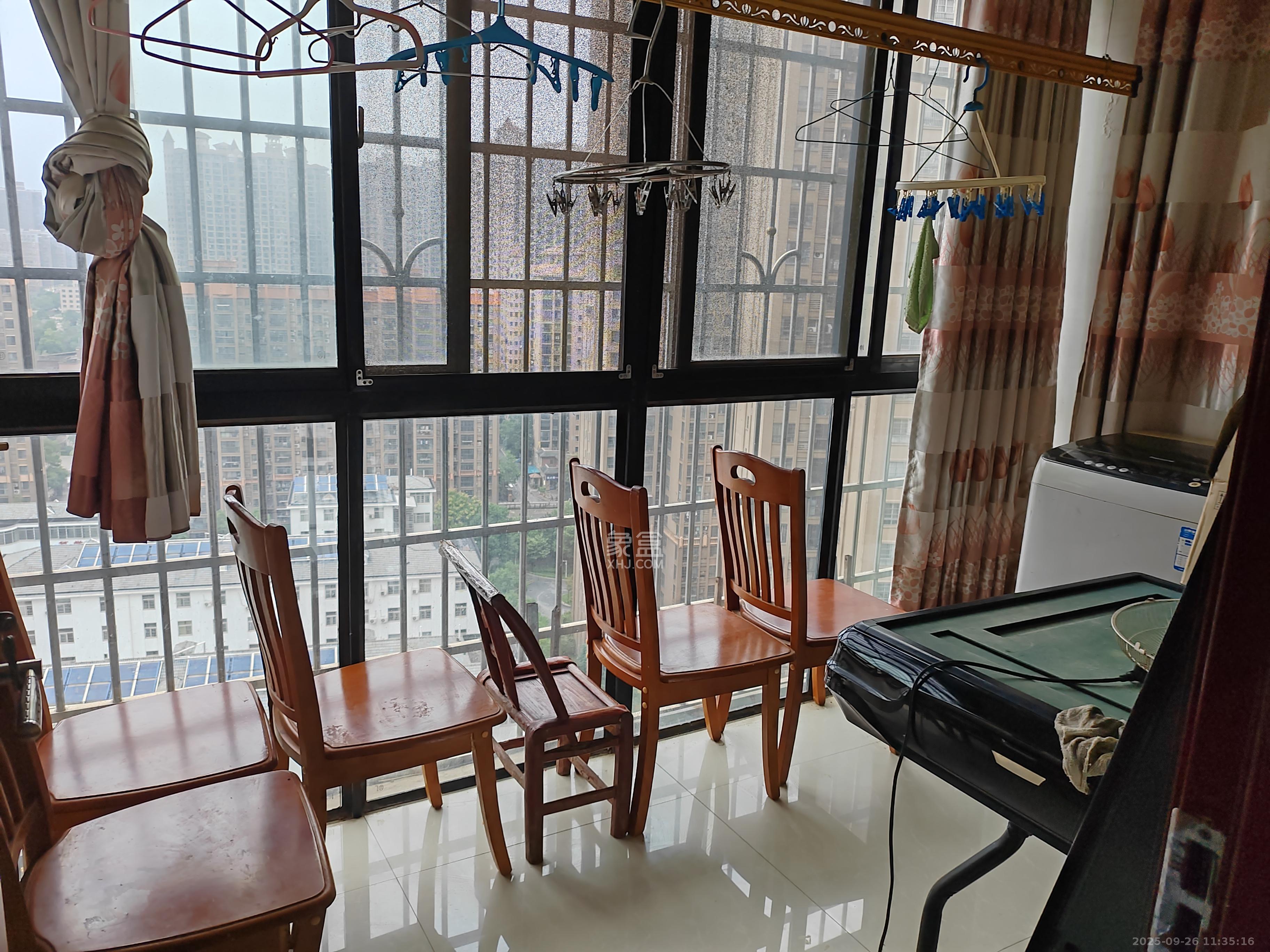 爵士湘 2室2厅1卫 1600.0元/月 爵士湘 2室2厅1卫 1600.0元/月室内图