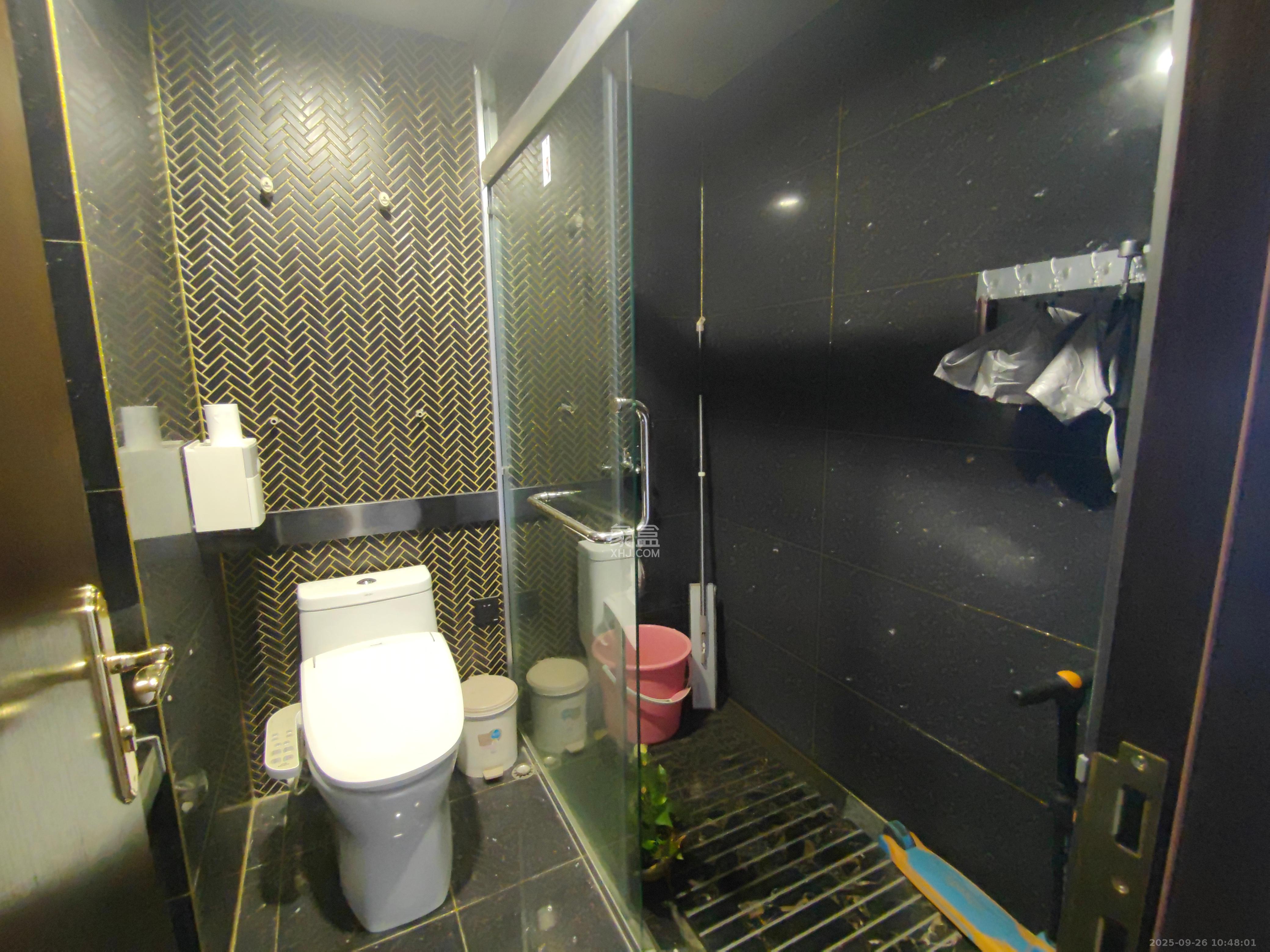 京武浪琴山一、二期  1室2厅2卫    2000.0元/月室内图