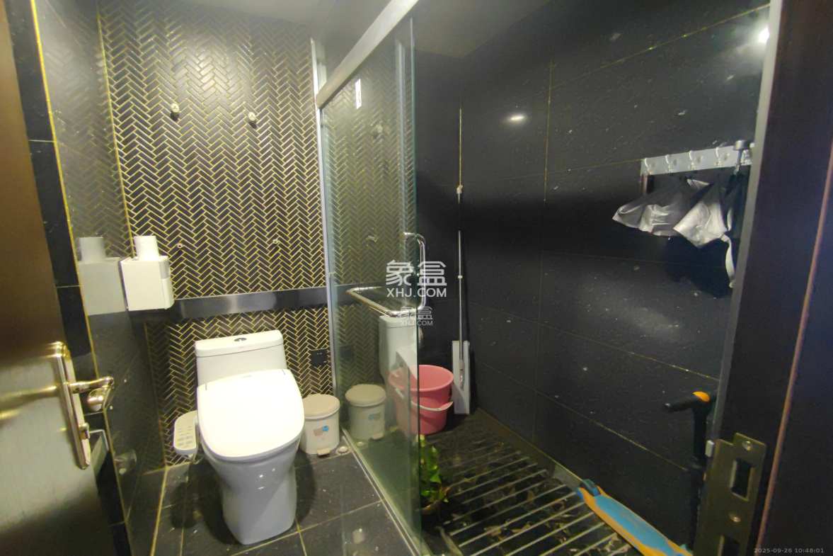 京武浪琴山一、二期 1室2厅2卫 2000.0元/月 京武浪琴山一、二期 1室2厅2卫 2000.0元/月室内图