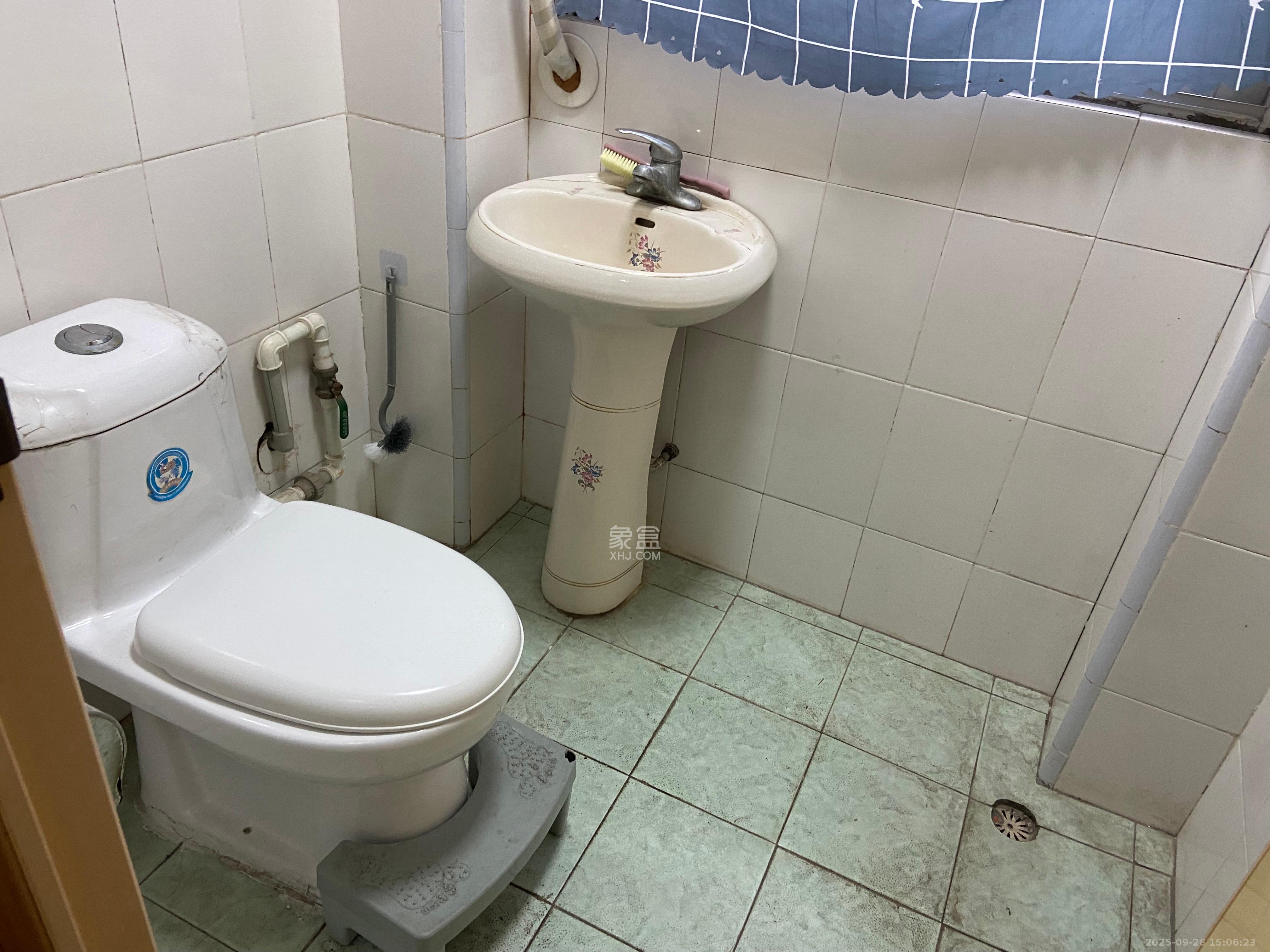 天龙花园 3室1厅2卫 2000.0元/月 天龙花园 3室1厅2卫 2000.0元/月室内图