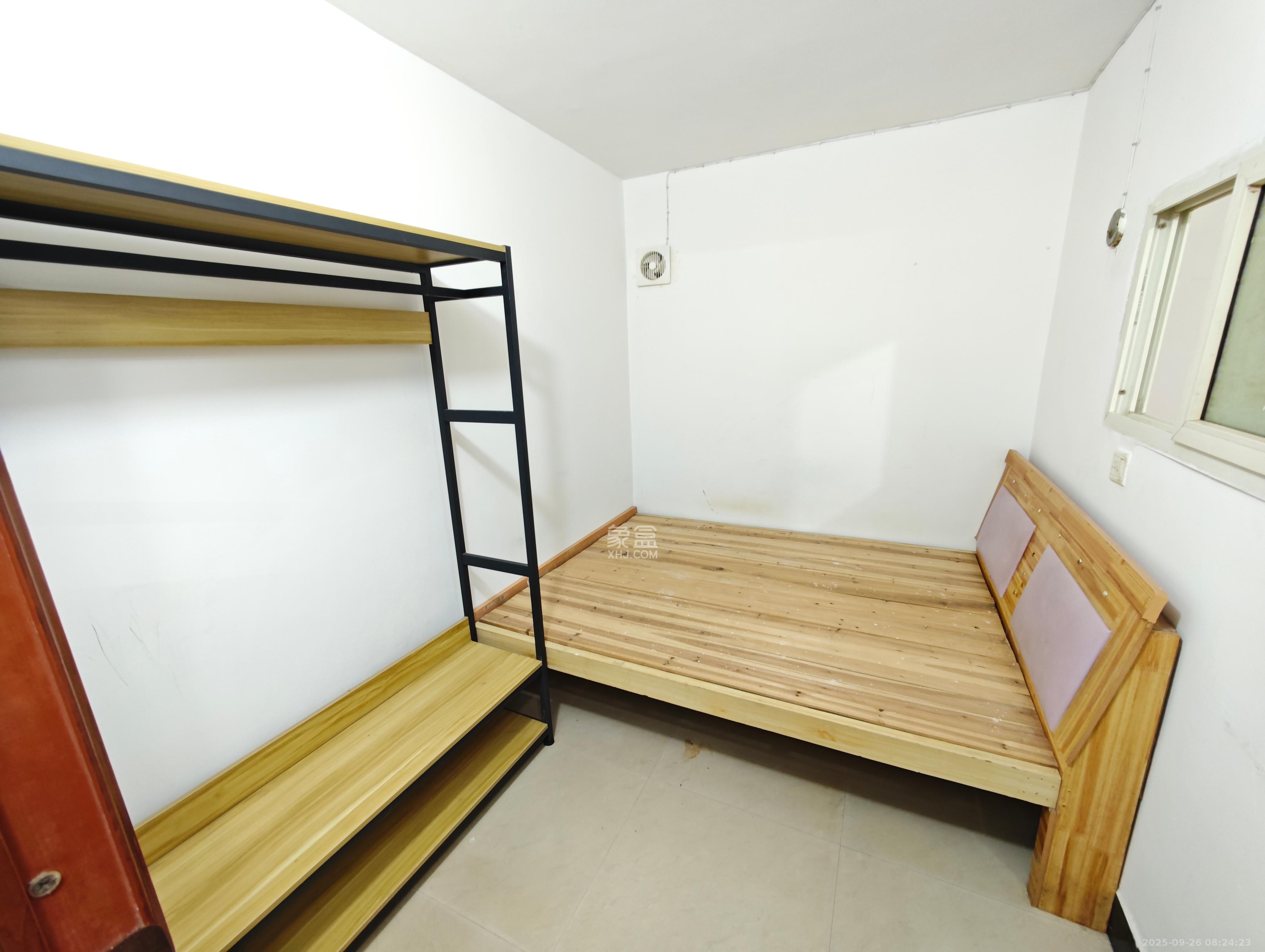 学院新村  2室1厅1卫   1400.00元/月室内图
