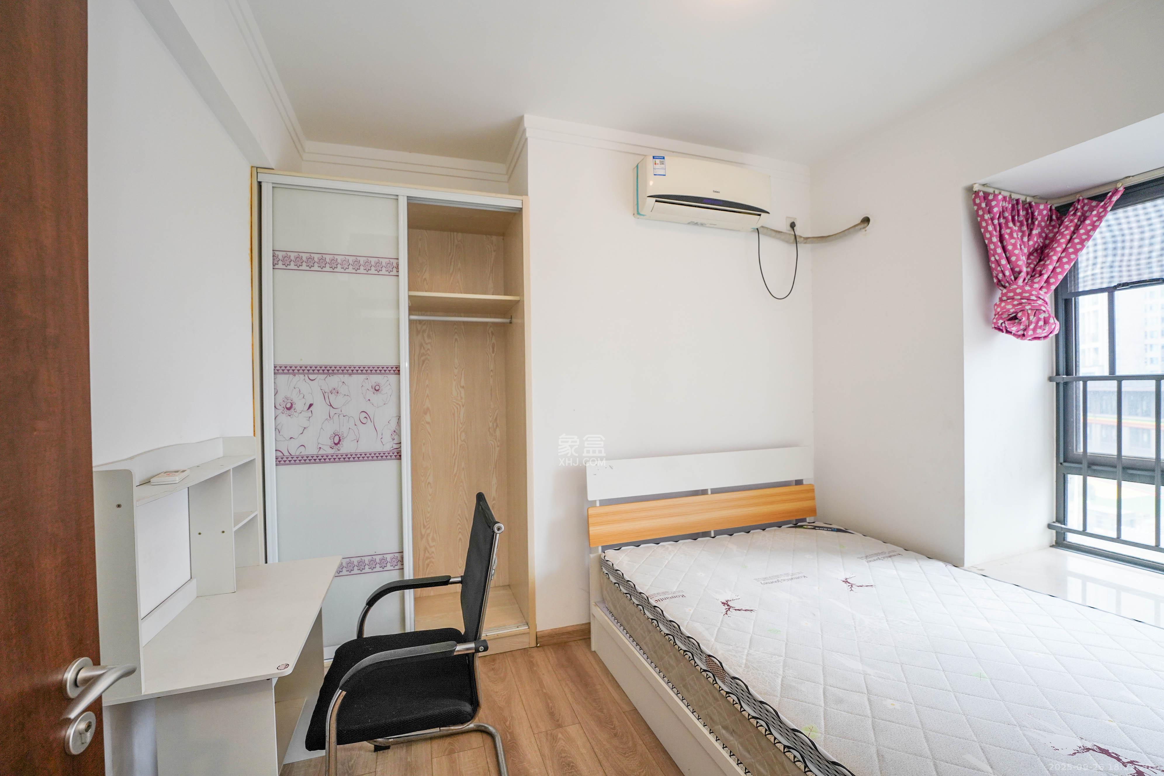 汇金城/嘉华城(二期、三期) 3室2厅2卫 110.0万 汇金城/嘉华城(二期、三期) 3室2厅2卫 110.0万卧室