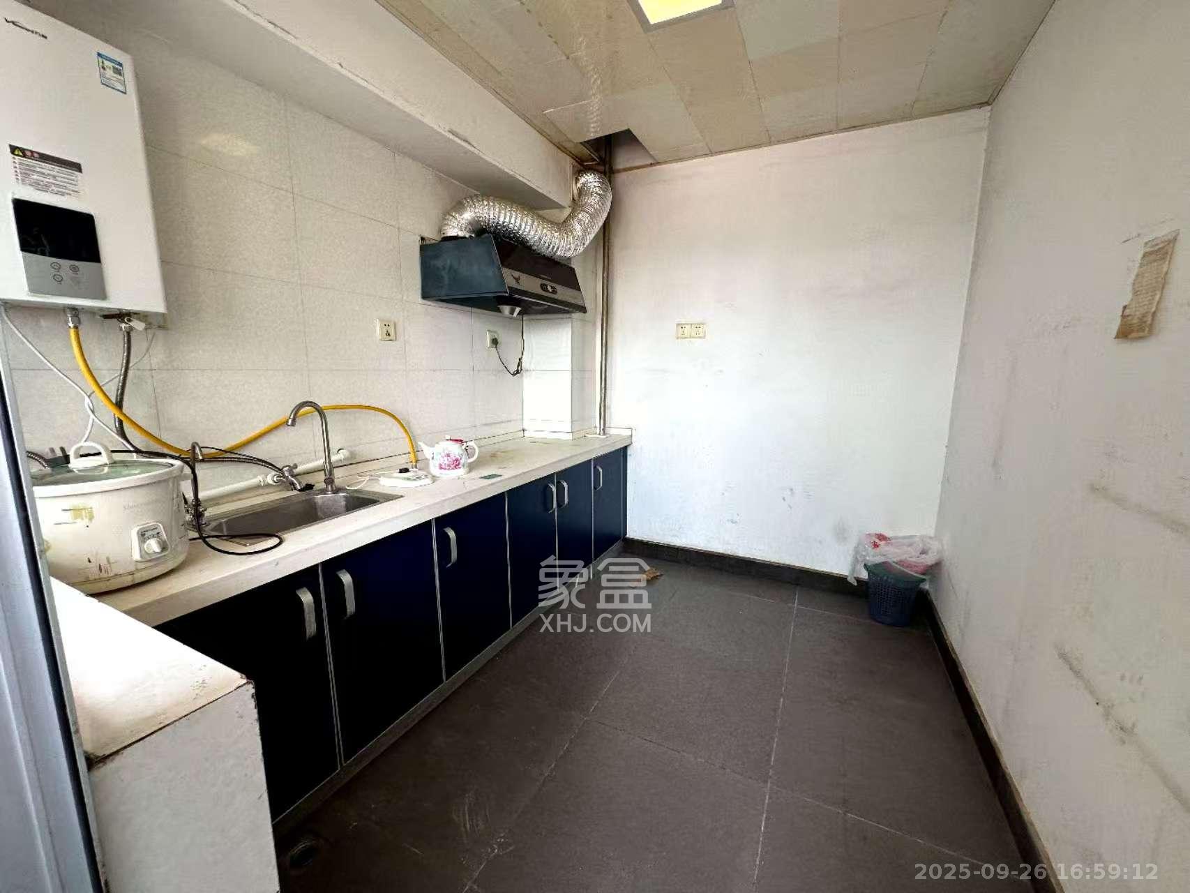 高桥现代商贸城  3室1厅1卫    4000.0元/月室内图