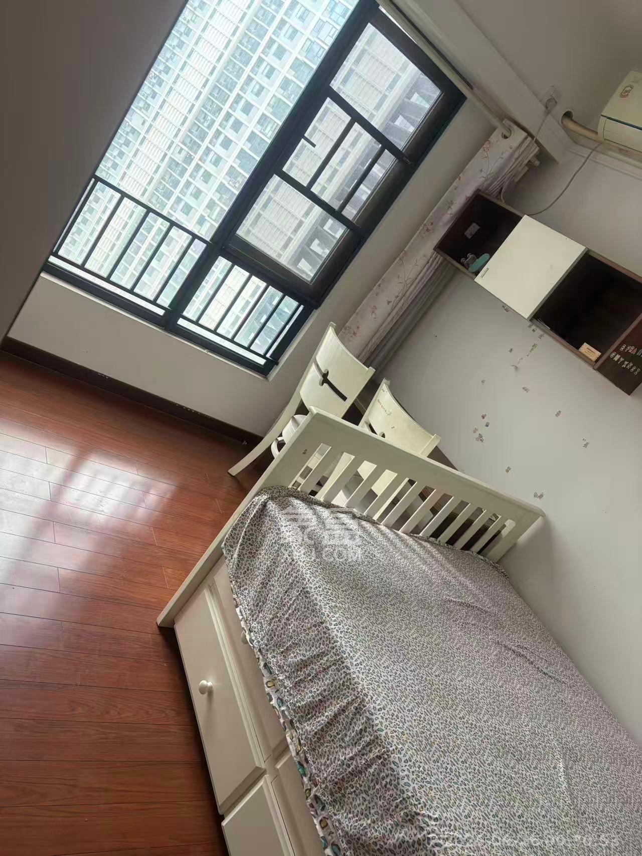 万科魅力之城非凡里  3室2厅1卫    2500.0元/月室内图