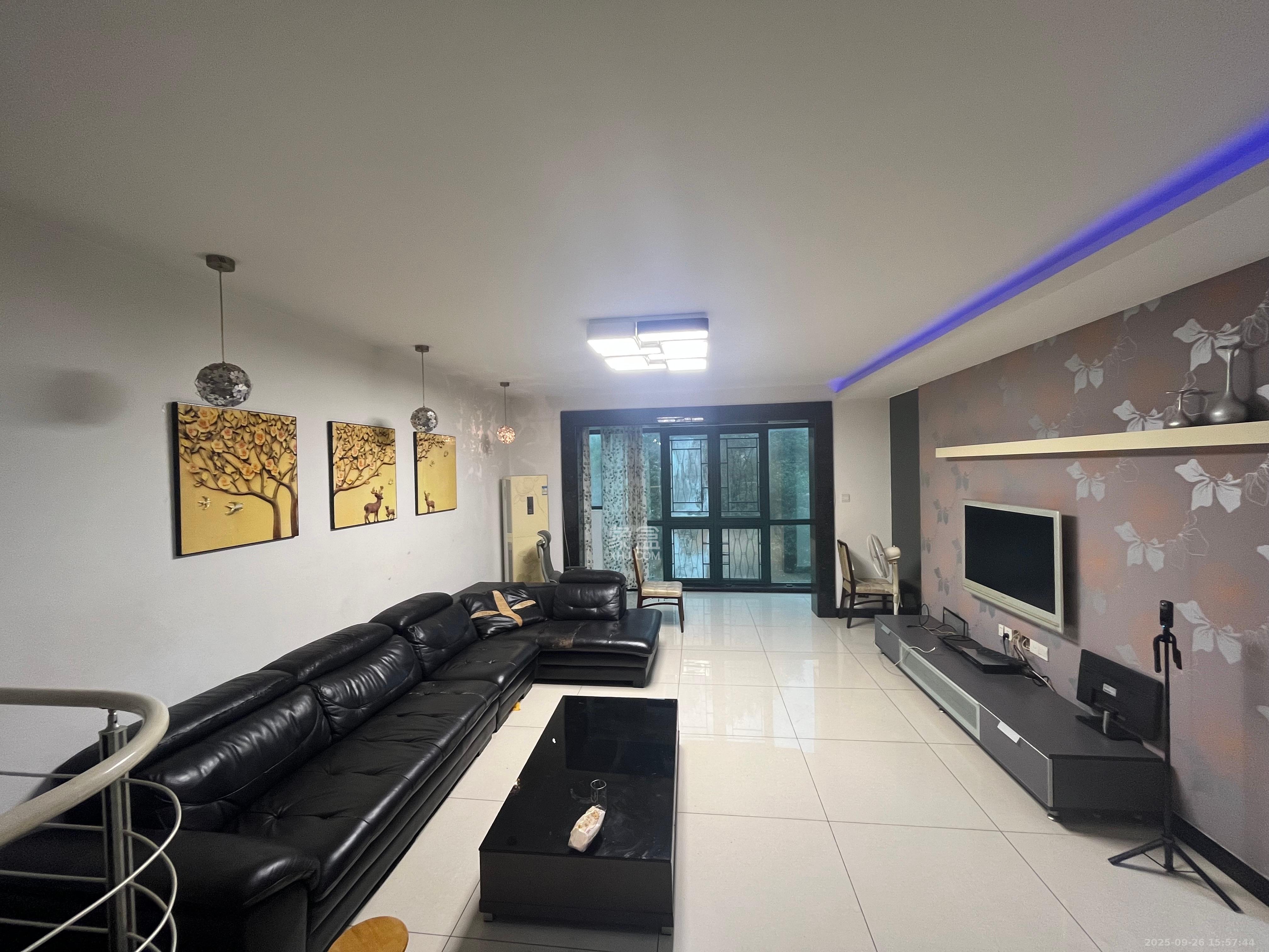 申奥美域 5室2厅2卫 3500.0元/月 申奥美域 5室2厅2卫 3500.0元/月室内图