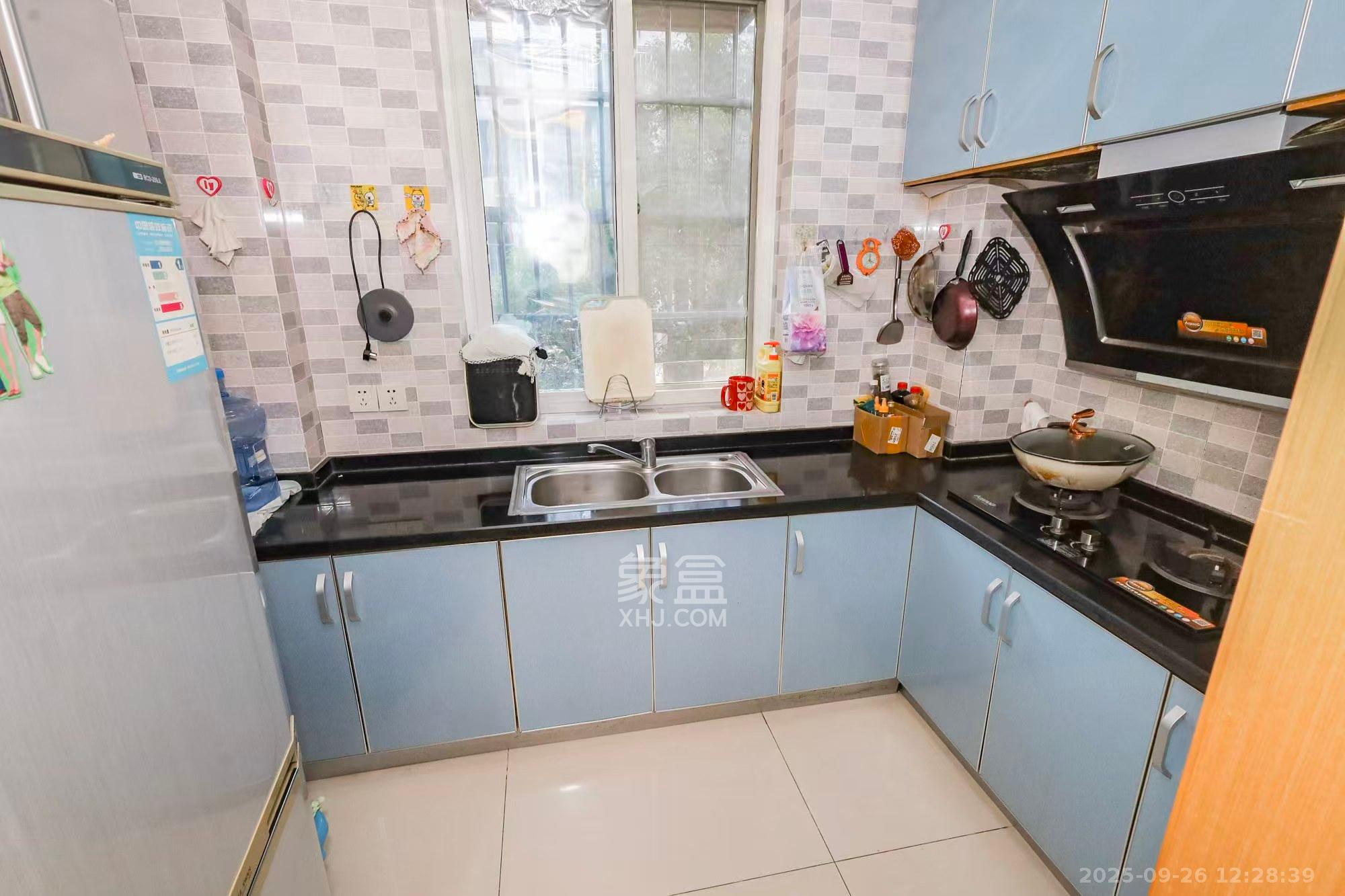 新诚小区 2室1厅1卫 1400.0元/月 新诚小区 2室1厅1卫 1400.0元/月室内图