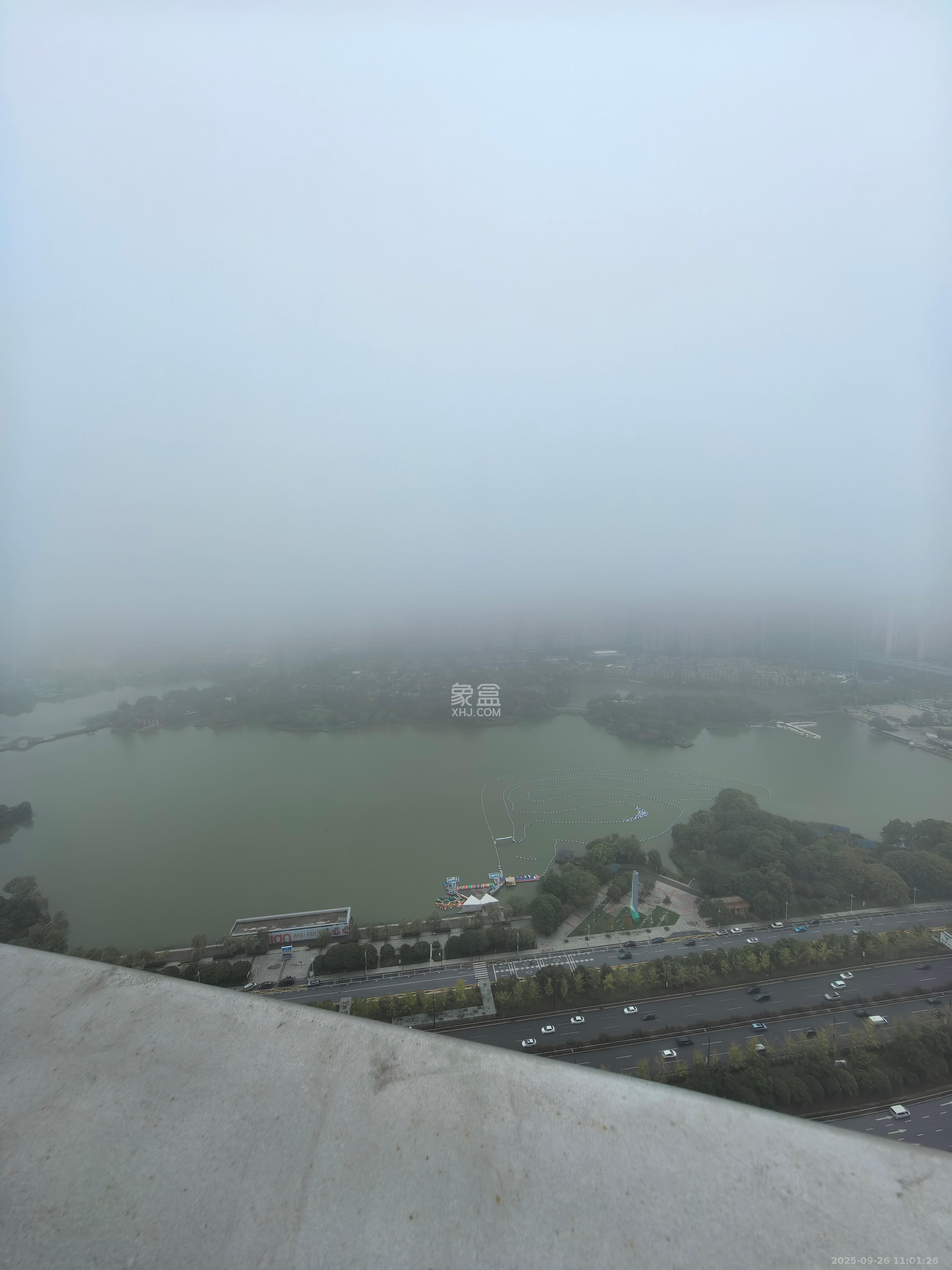 绿地V岛  4室2厅3卫    8000.0元/月室内图