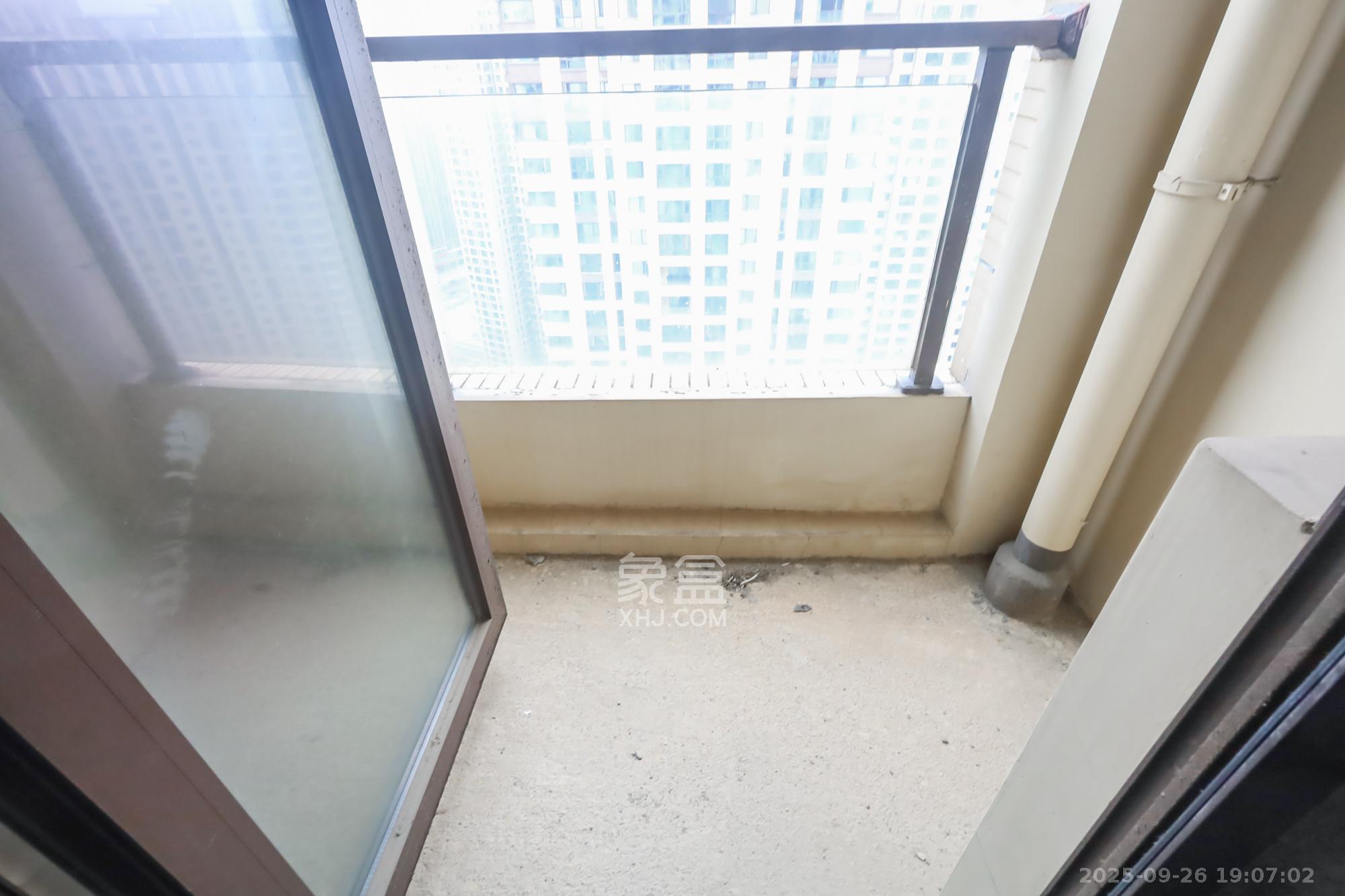 保利西海岸A区 4室2厅2卫 280.0万 保利西海岸A区 4室2厅2卫 280.0万阳台