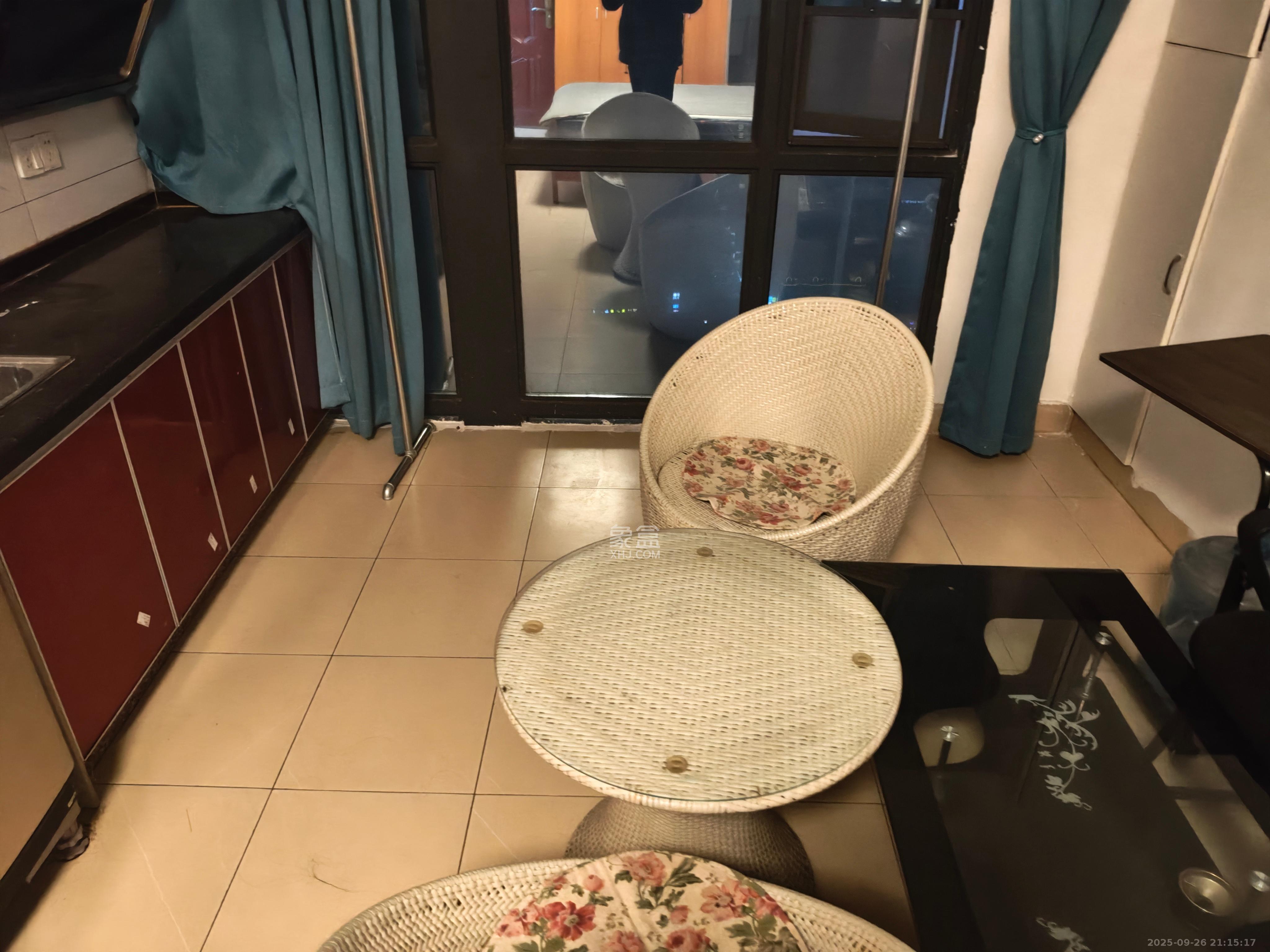 天元涉外景园B区  1室1厅1卫    950.0元/月室内图