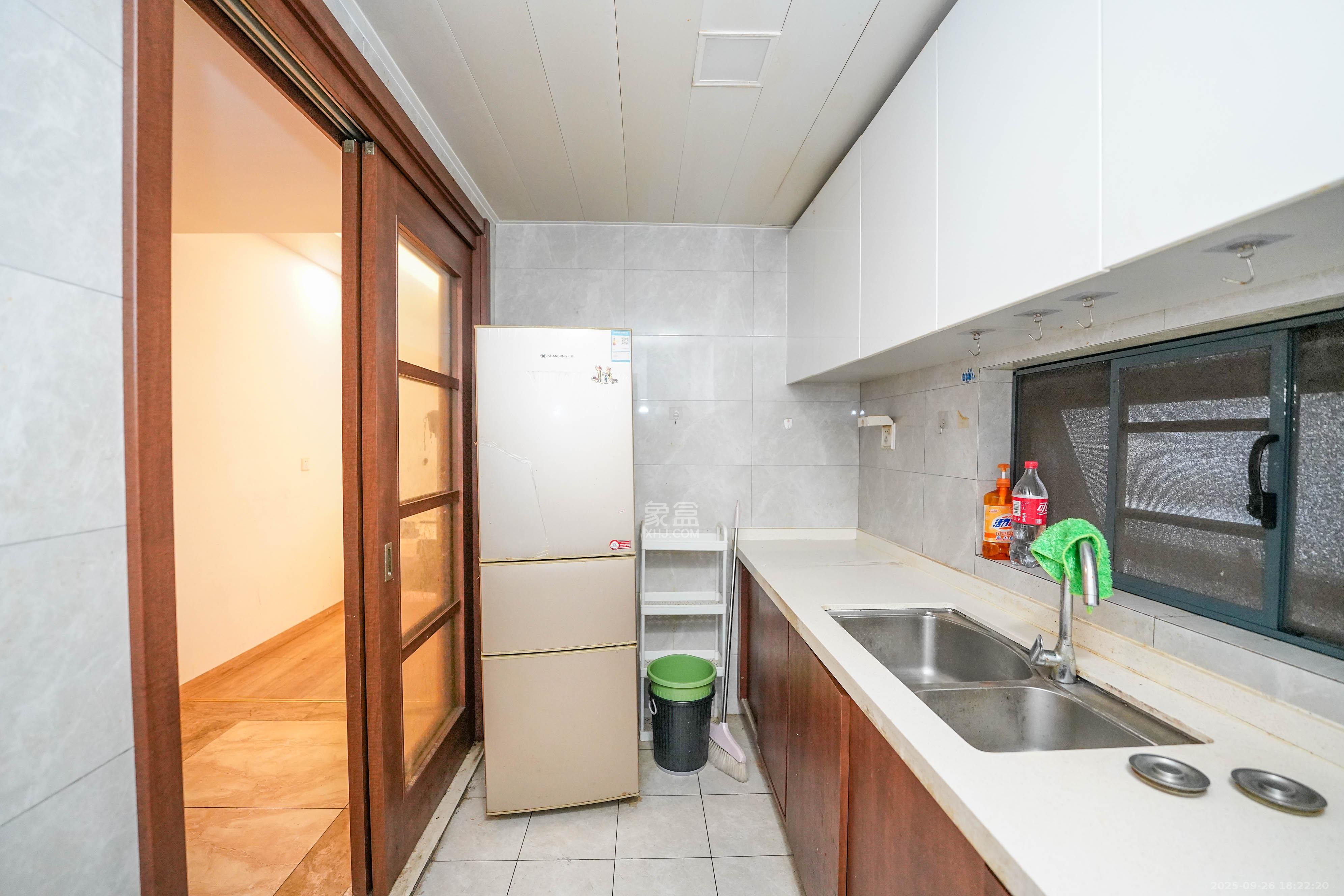 汇金城/嘉华城（二期、三期）  3室2厅2卫    110.0万厨房