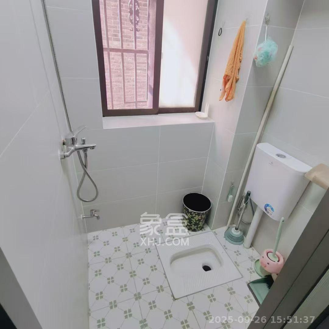 里仁巷22号工商联宿舍 1室1厅1卫 1600.0元/月 里仁巷22号工商联宿舍 1室1厅1卫 1600.0元/月室内图