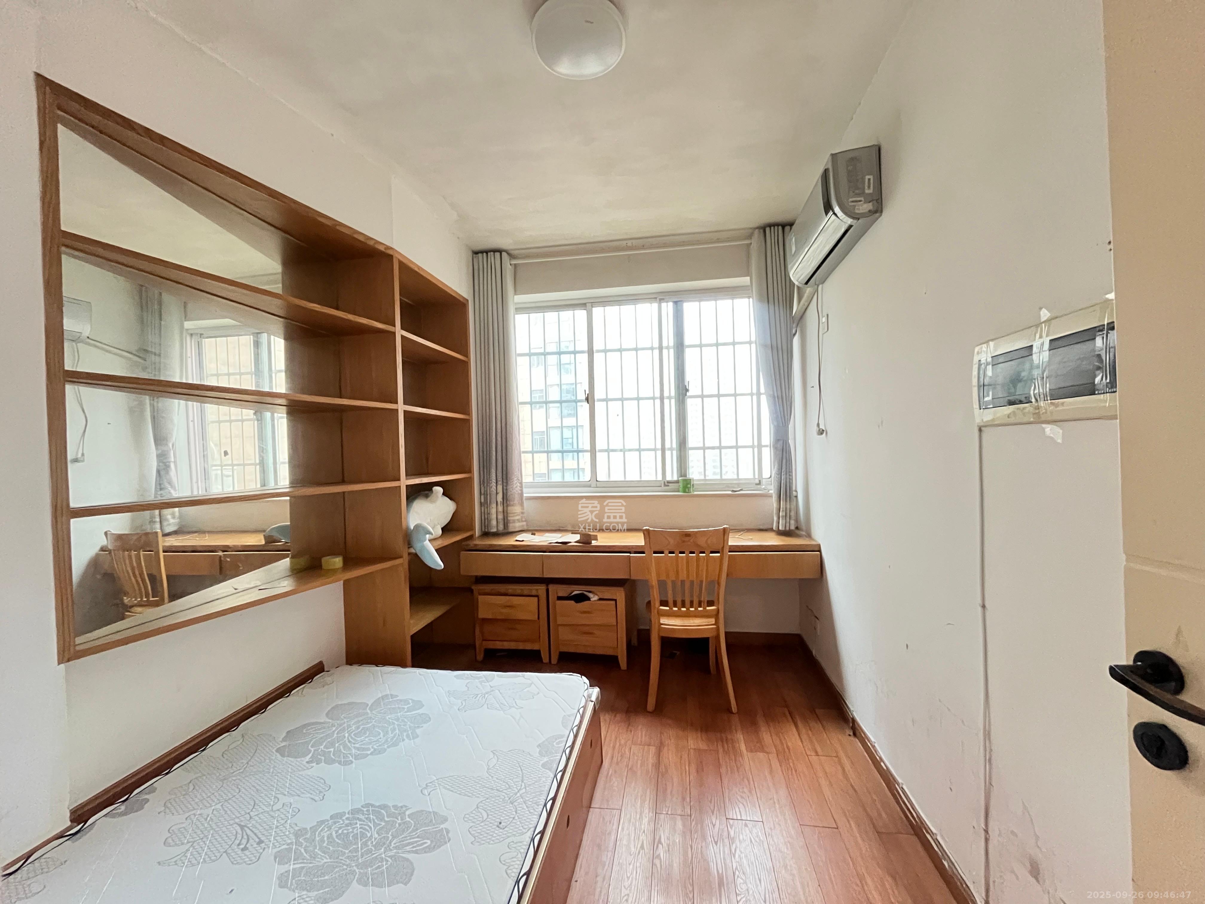 格林星城 4室2厅2卫 2500.0元/月 格林星城 4室2厅2卫 2500.0元/月室内图