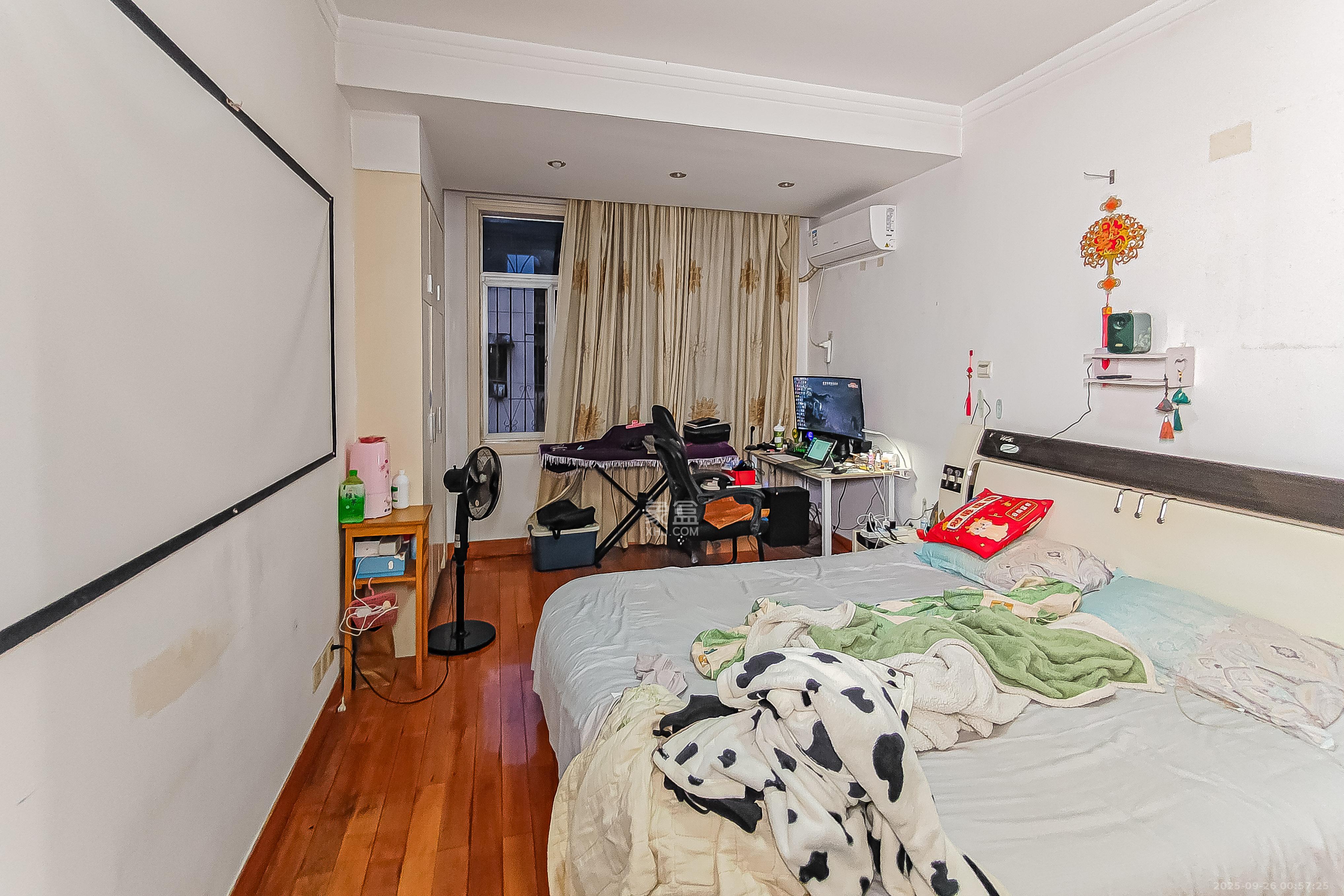 东瓜山三村(东电社区) 2室1厅1卫 50.0万 东瓜山三村(东电社区) 2室1厅1卫 50.0万卧室