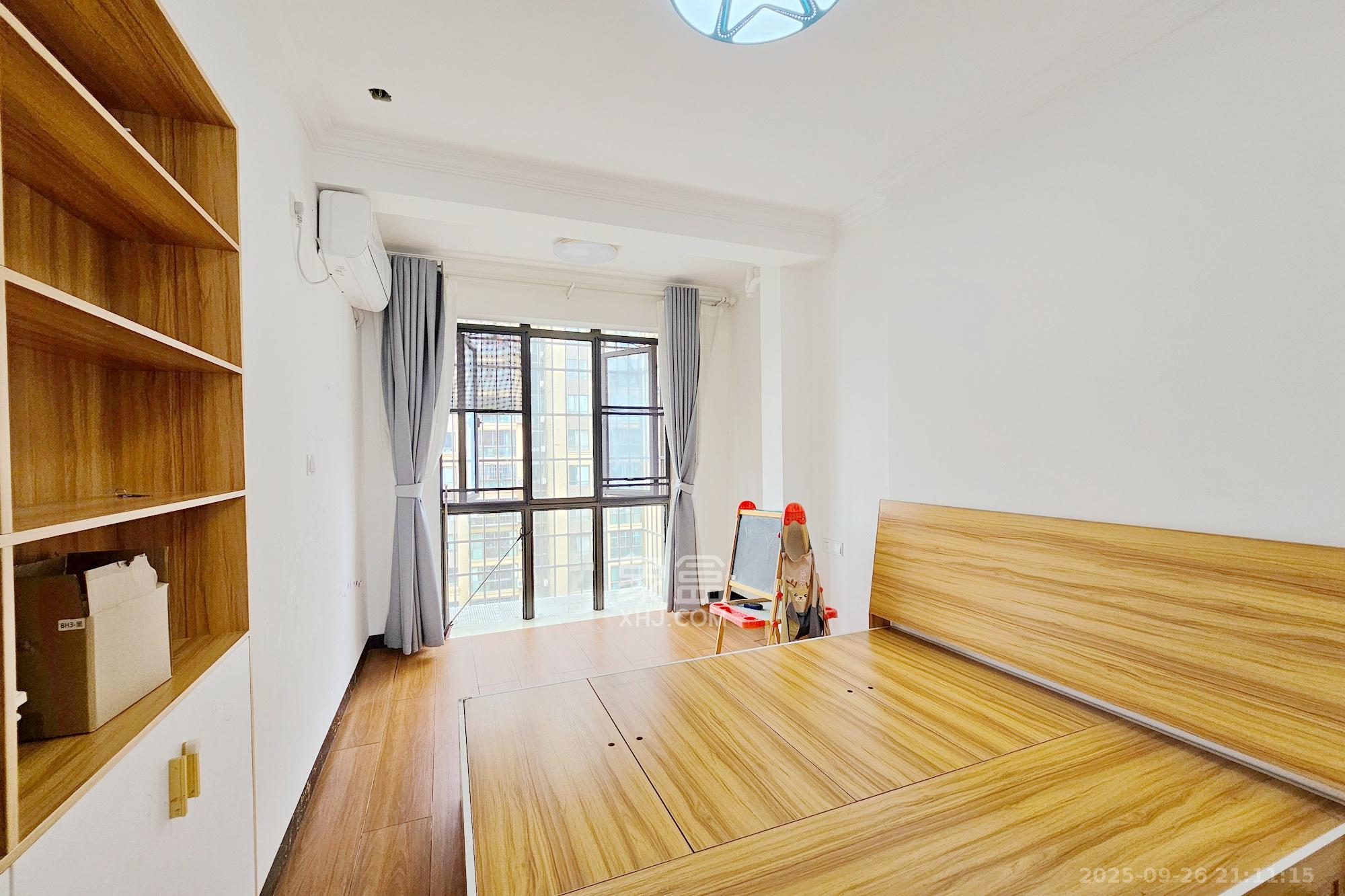 新华都万家城 3室2厅2卫 99.5万 新华都万家城 3室2厅2卫 99.5万卧室