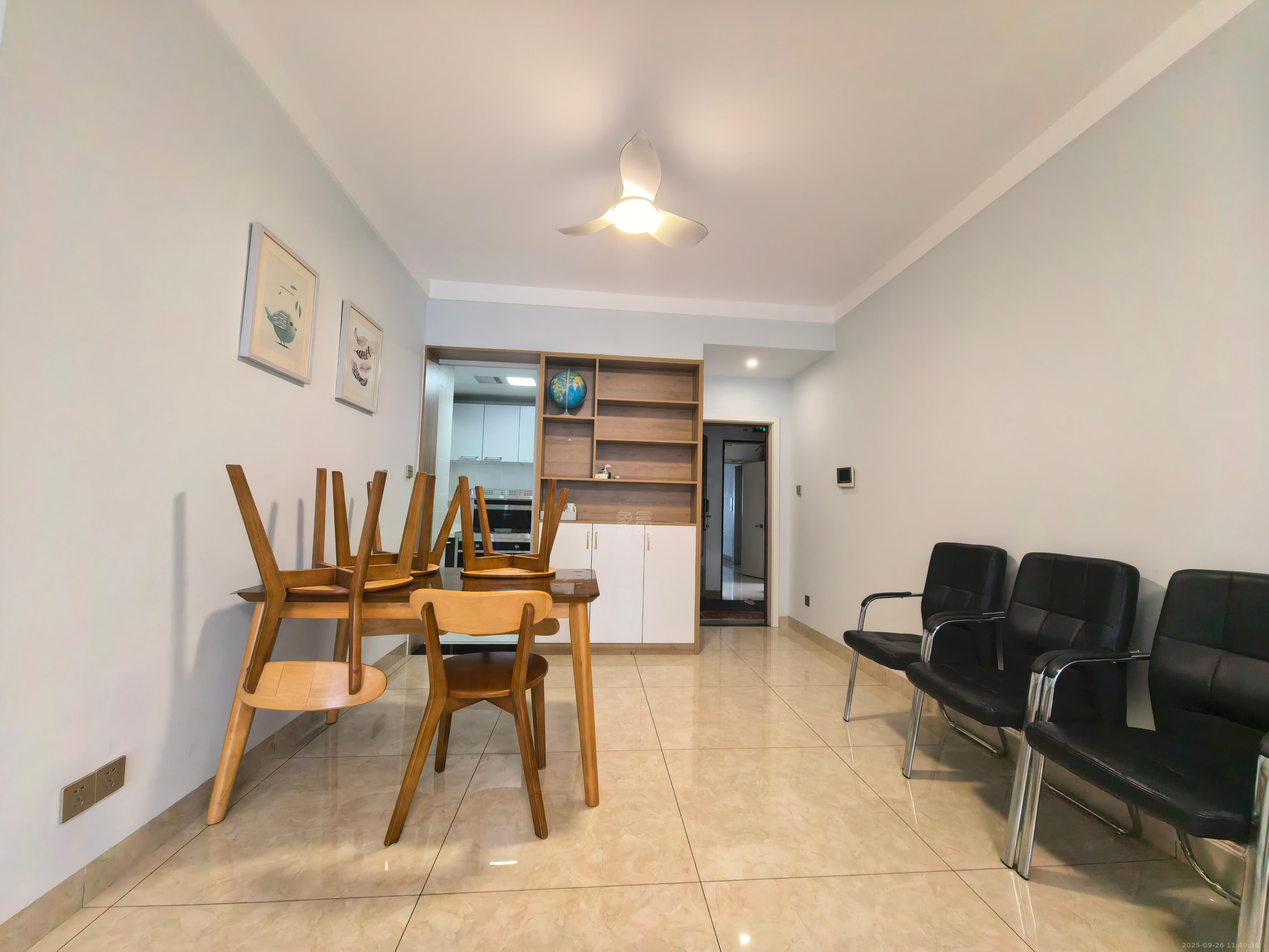 日盛山湖城  2室1厅1卫    1800.0元/月室内图