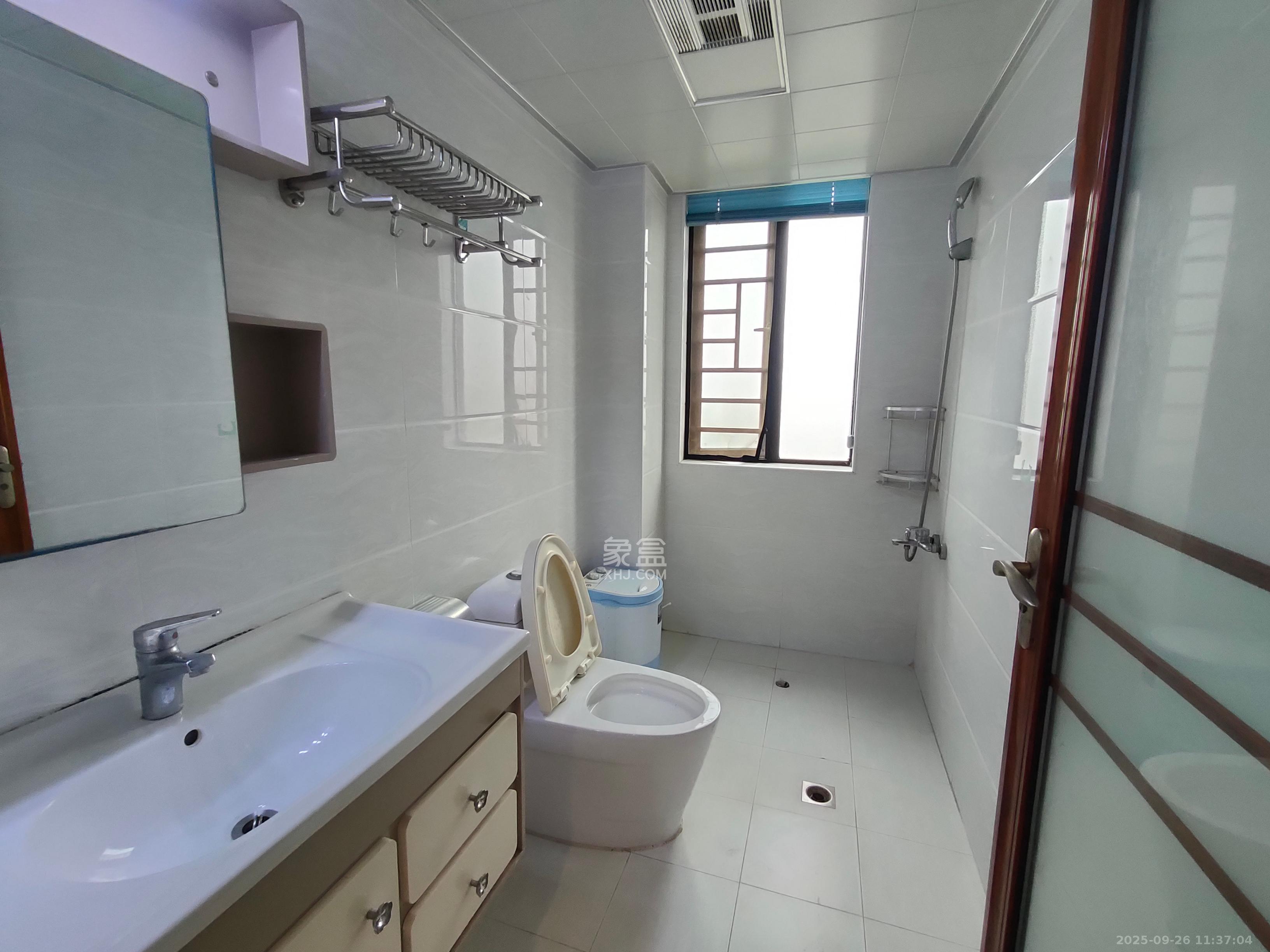 润和紫郡一期 3室2厅2卫 2000.0元/月 润和紫郡一期 3室2厅2卫 2000.0元/月室内图