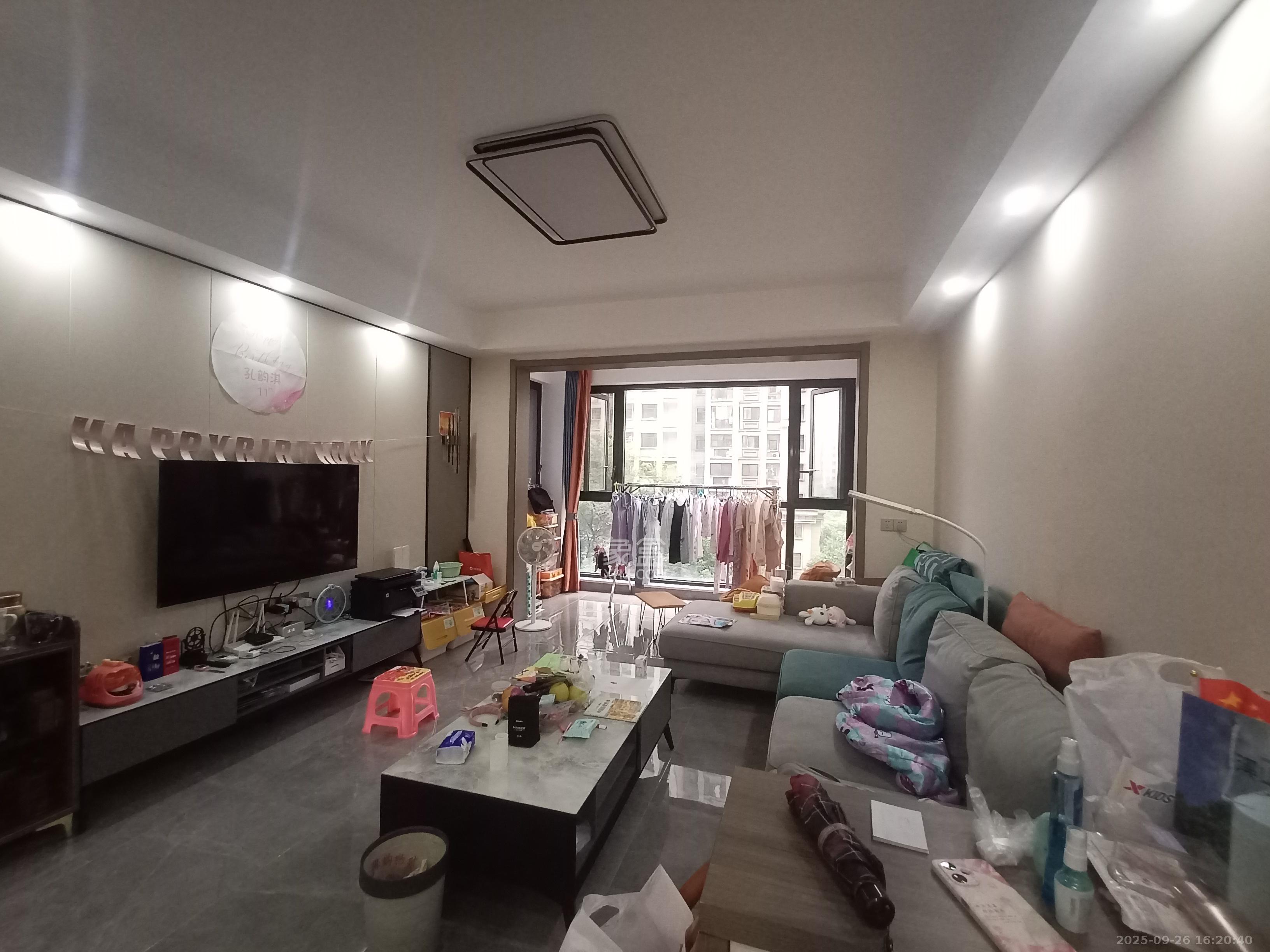 阳光丽城一期  4室2厅2卫    4500.0元/月 阳光丽城一期  4室2厅2卫    4500.0元/月