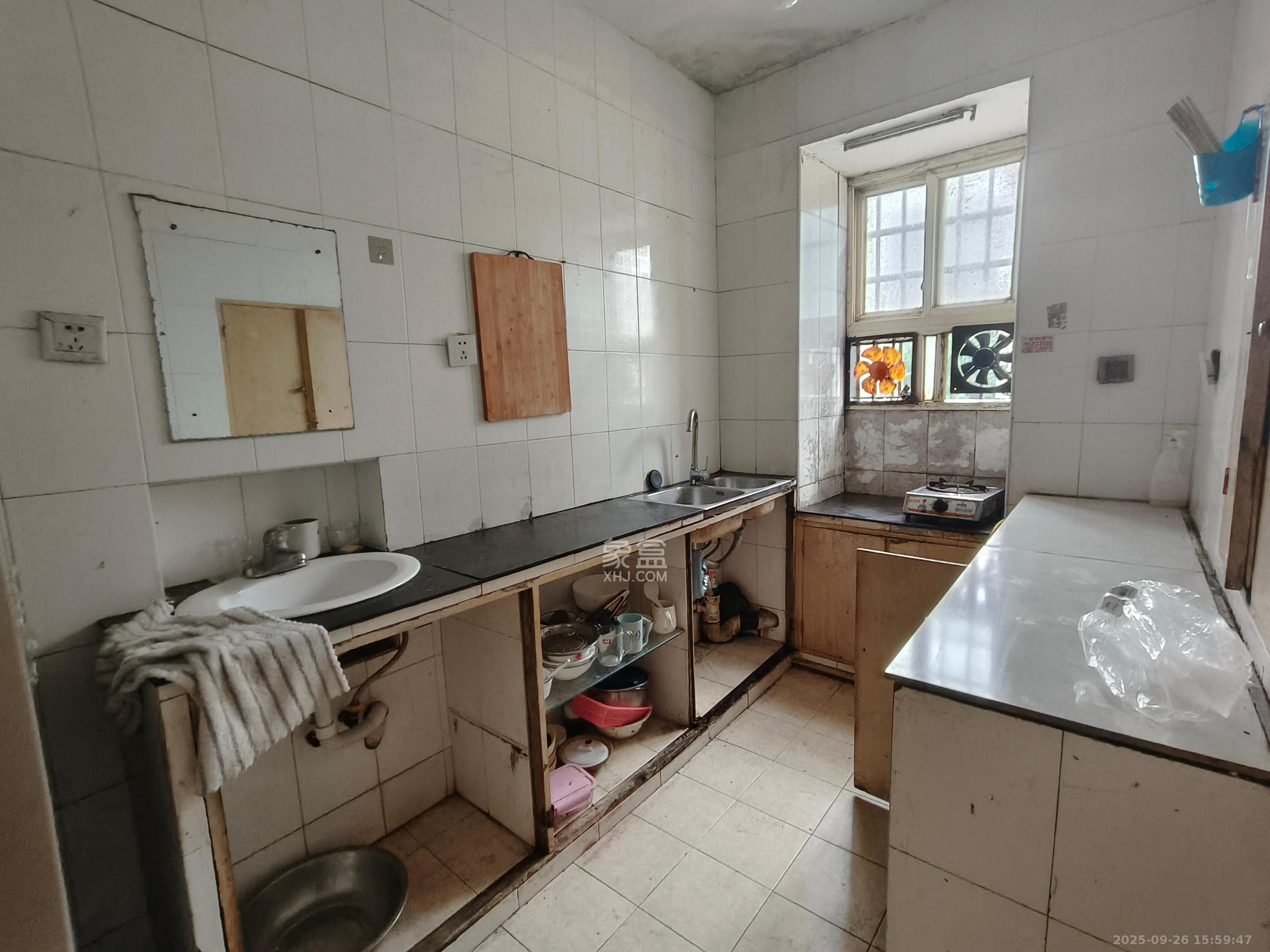 一步两搭桥  3室1厅1卫    1600.0元/月室内图