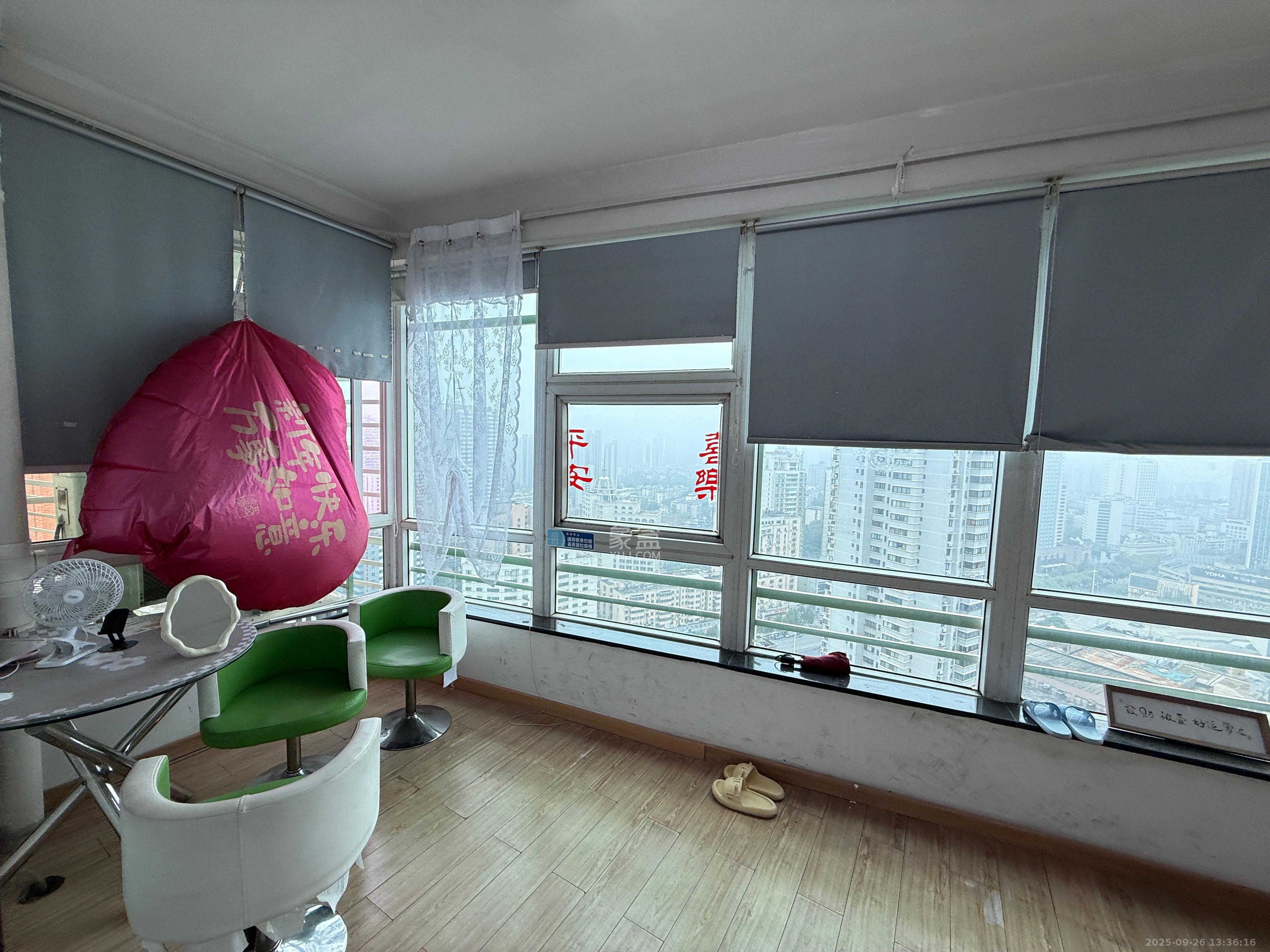 佳天国际新城 1室2厅1卫 3200.0元/月 佳天国际新城 1室2厅1卫 3200.0元/月室内图