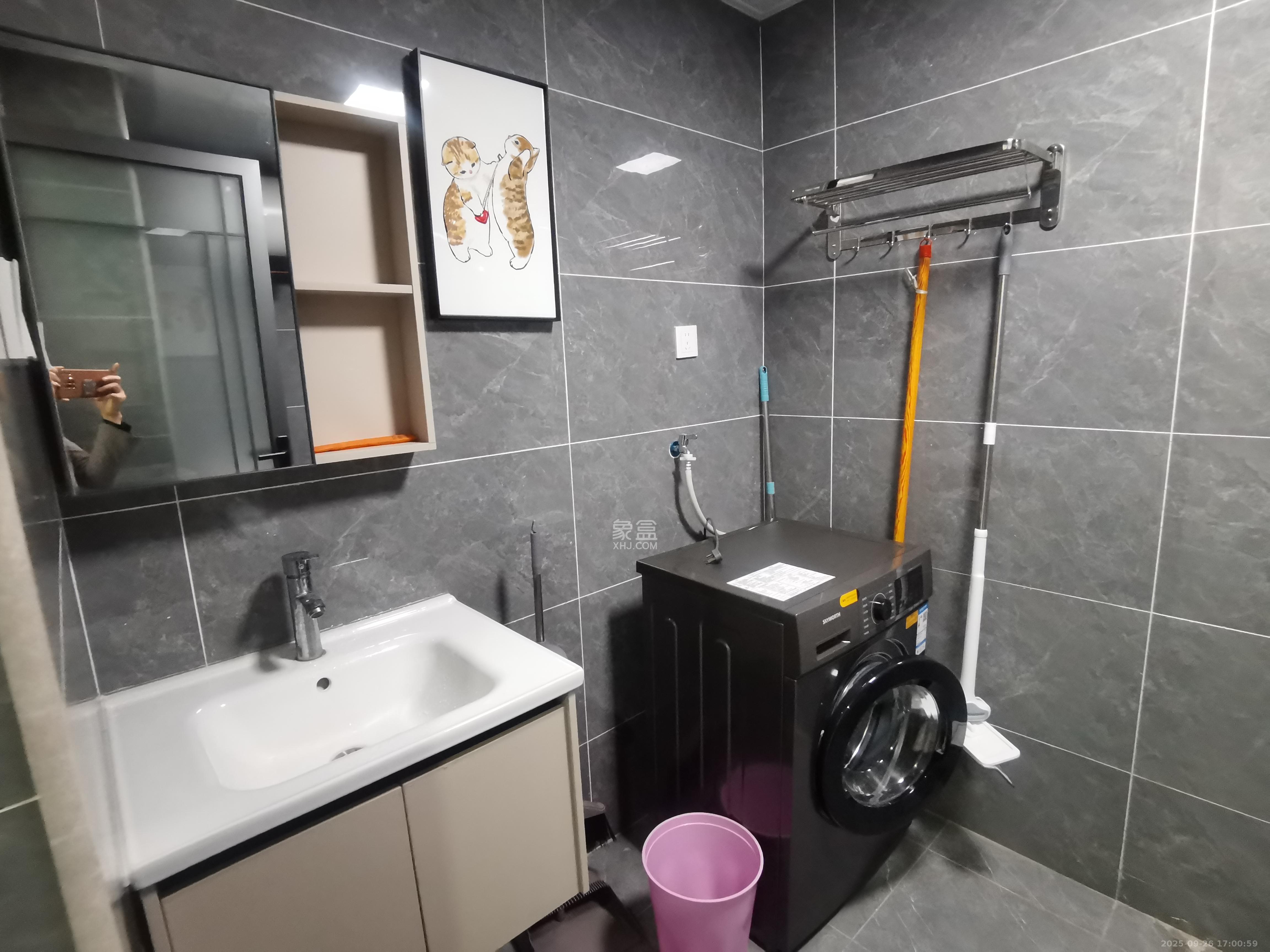 华润置地中心 1室1厅1卫 2000.0元/月 华润置地中心 1室1厅1卫 2000.0元/月室内图