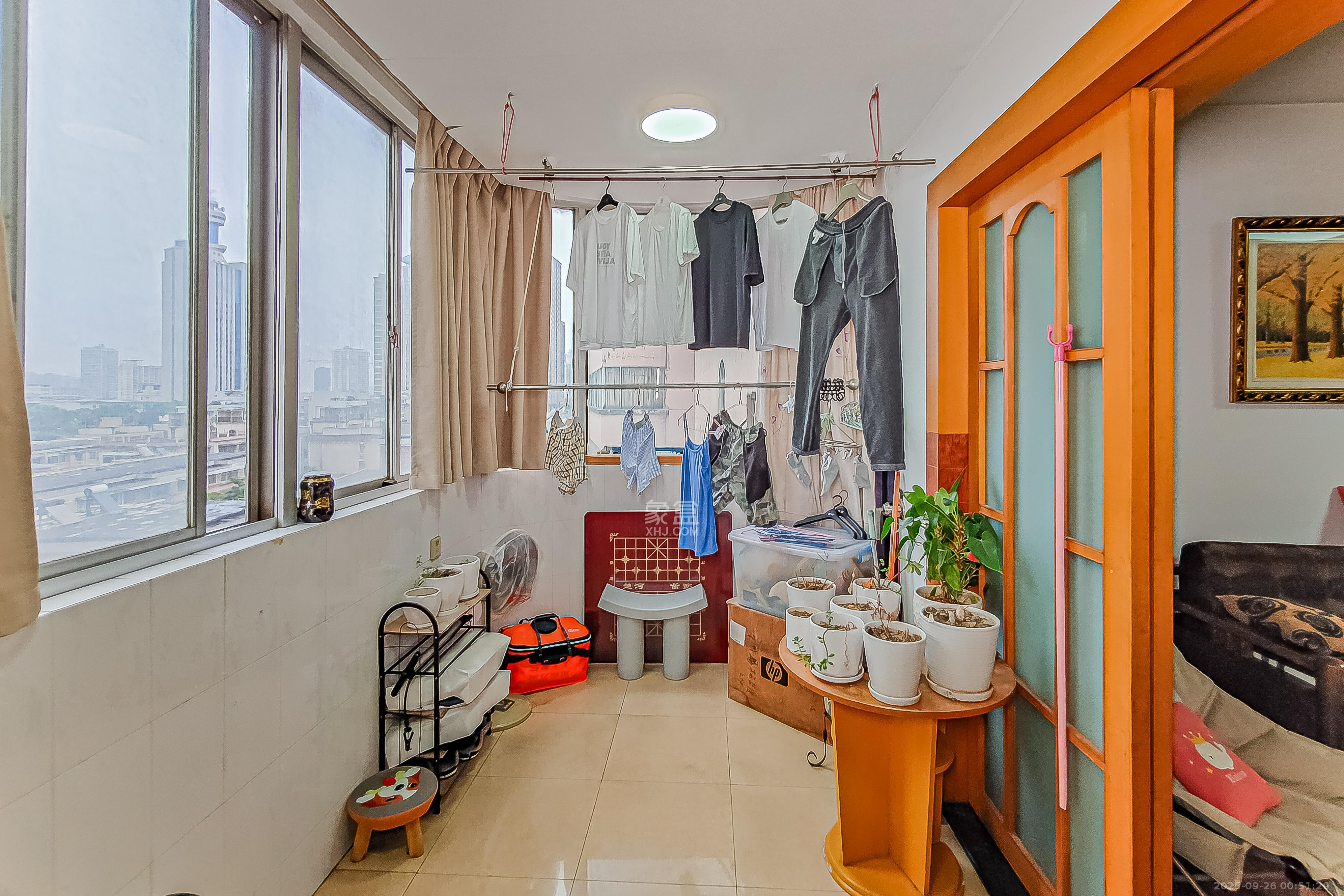 湘农桥社区 3室2厅2卫 188.0万 湘农桥社区 3室2厅2卫 188.0万阳台