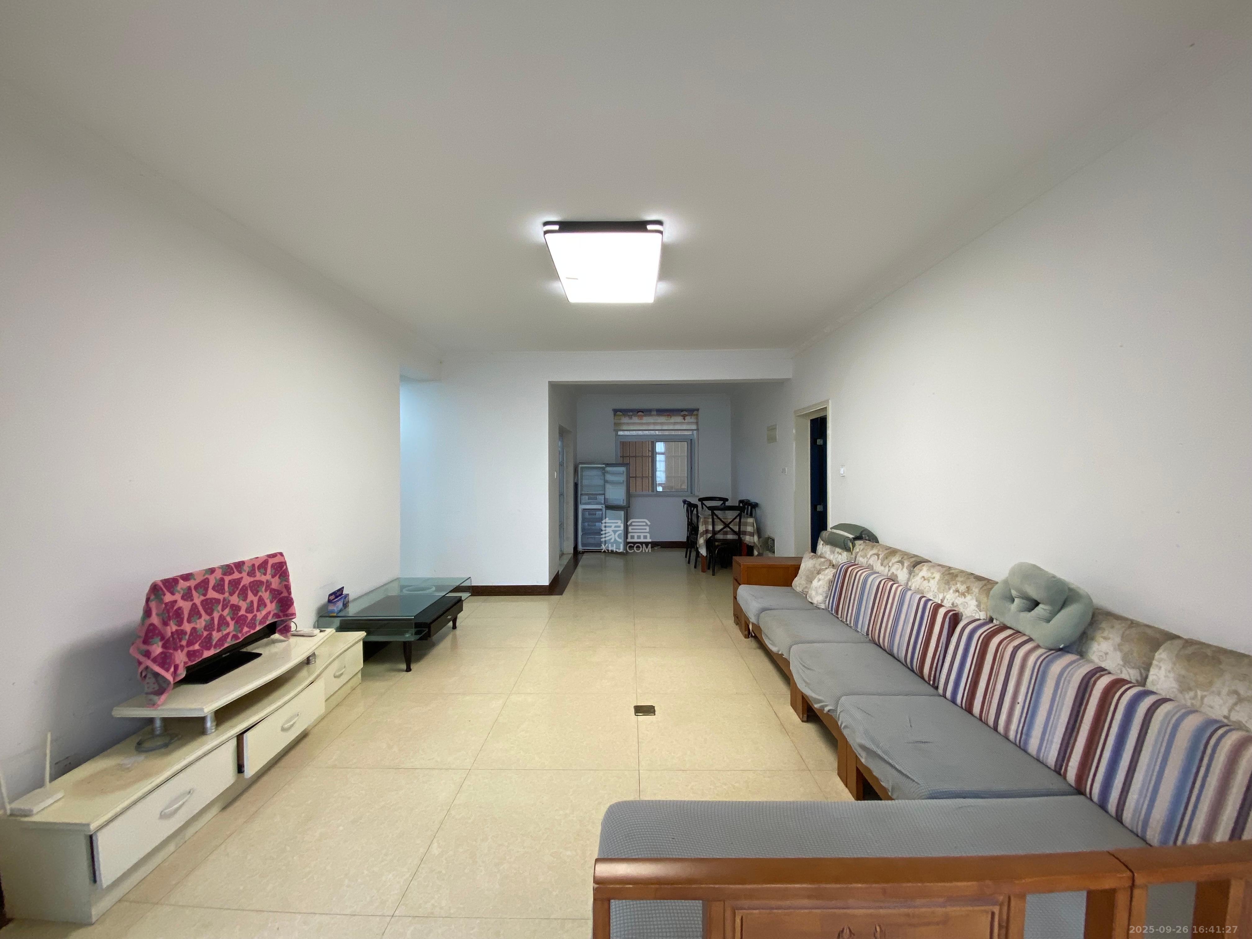 白田佳苑 3室2厅2卫 2000.0元/月 白田佳苑 3室2厅2卫 2000.0元/月室内图