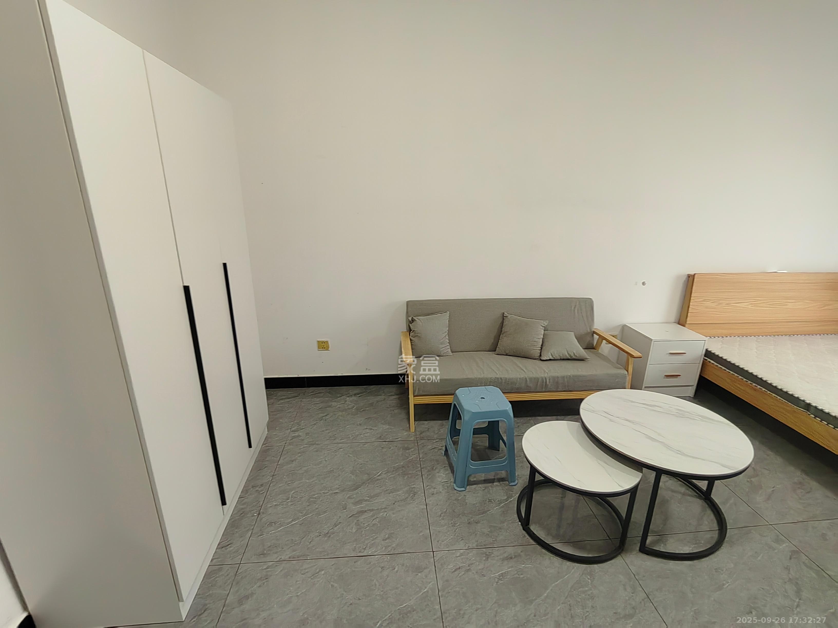 世纪桃花苑 1室0厅1卫 1300.0元/月 世纪桃花苑 1室0厅1卫 1300.0元/月室内图