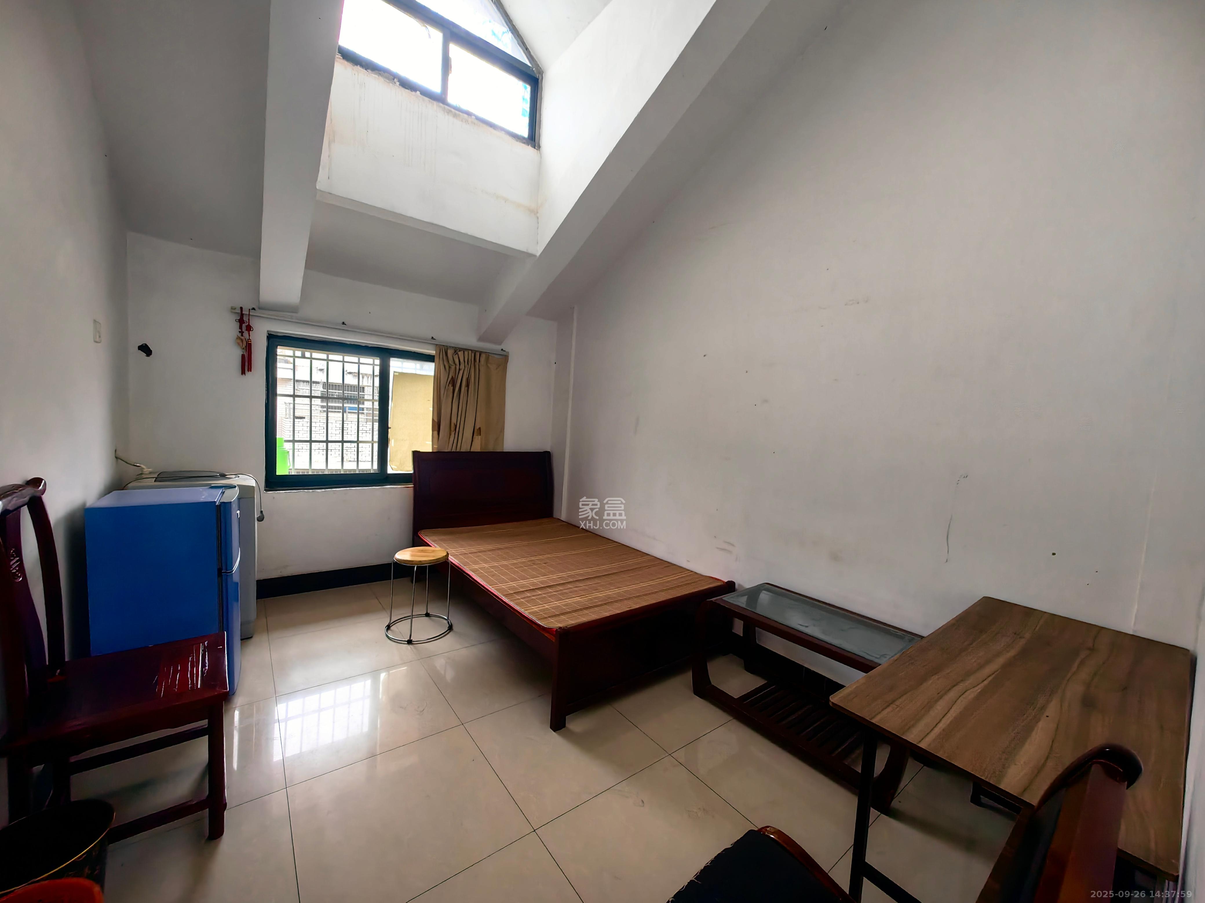 东屯安置小区 2室1厅1卫 750.0元/月 东屯安置小区 2室1厅1卫 750.0元/月室内图