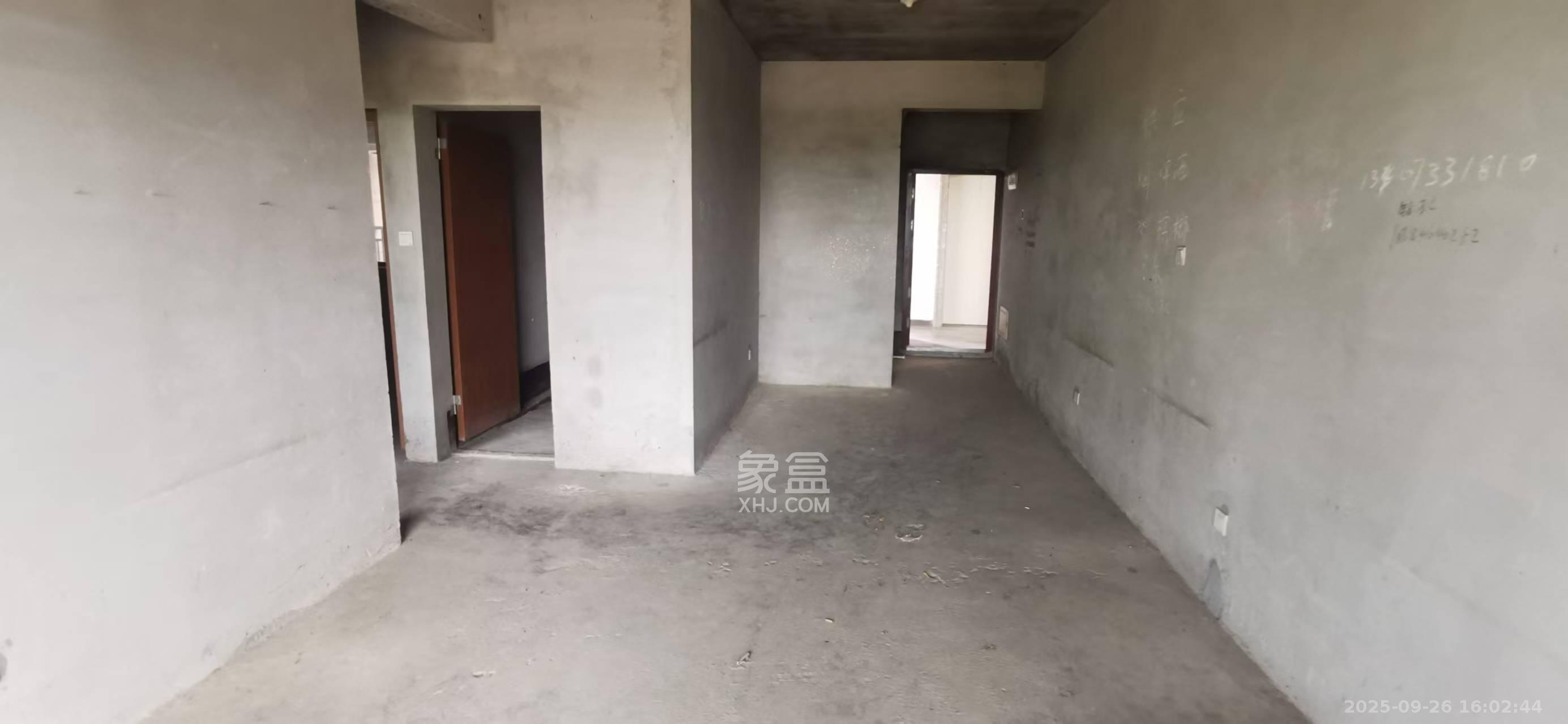 金驰东方樾 2室1厅1卫 38.0万 金驰东方樾 2室1厅1卫 38.0万客厅