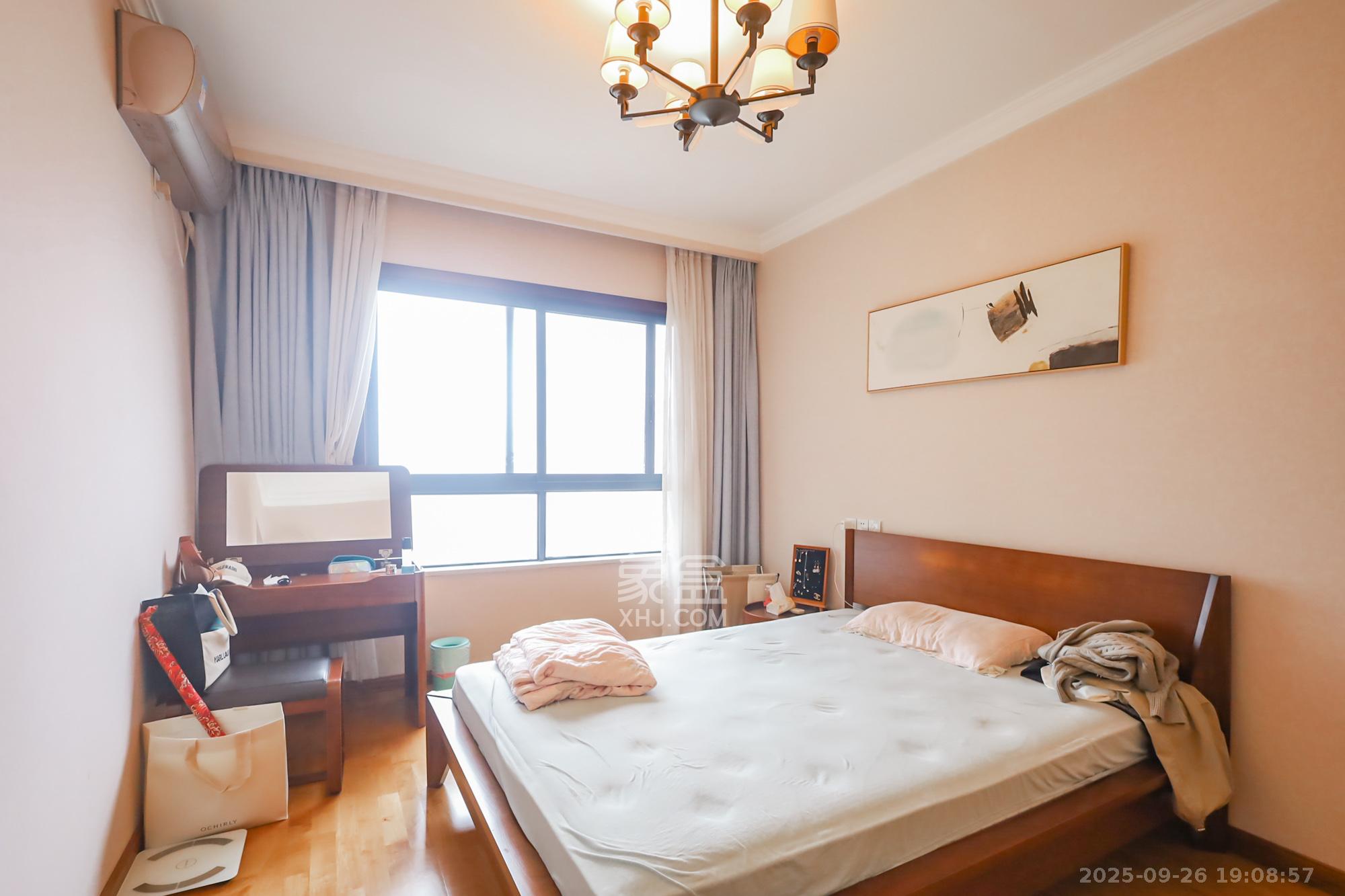 山水誉峰 4室2厅2卫 210.0万 山水誉峰 4室2厅2卫 210.0万卧室