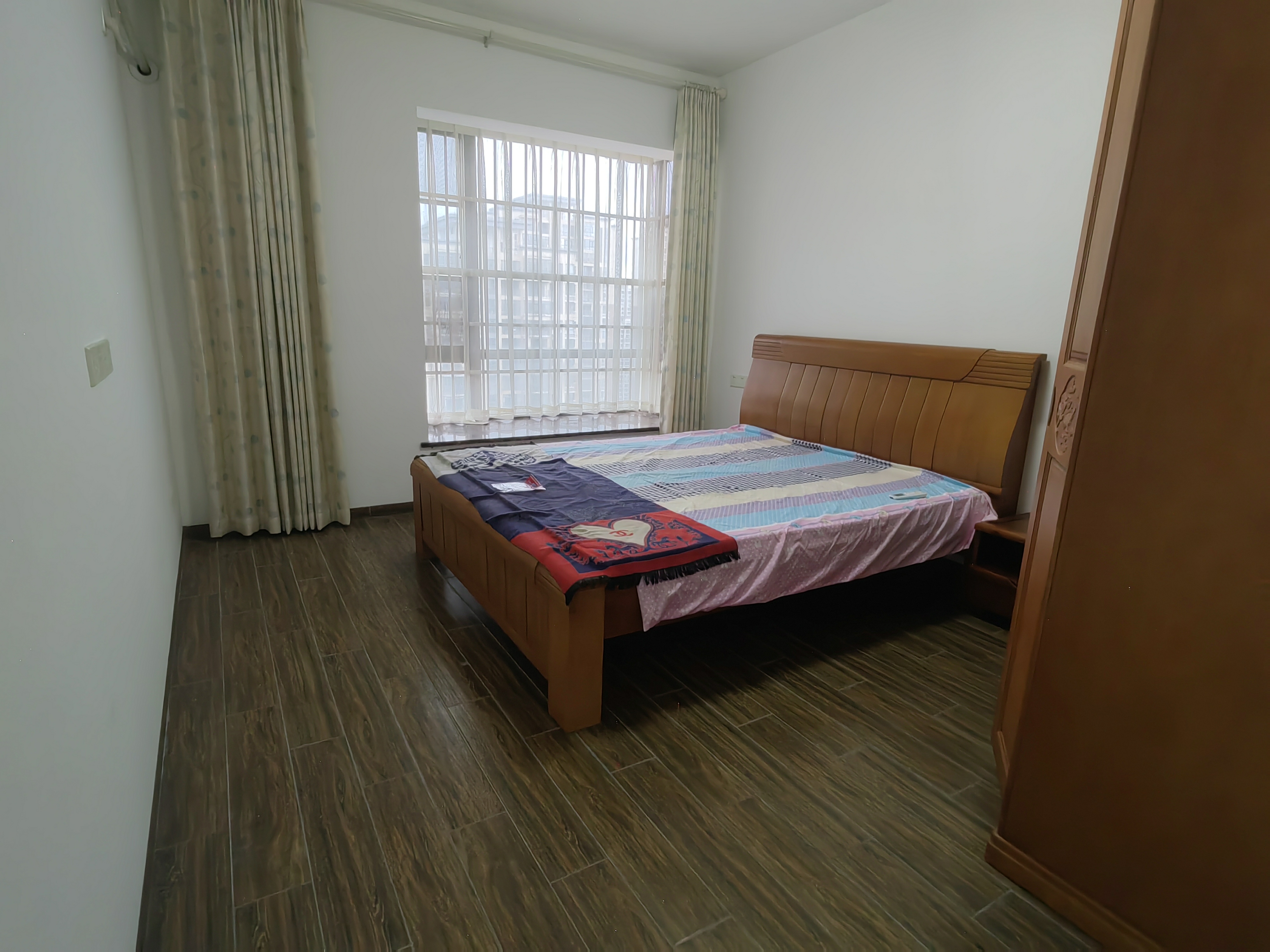 五源河公寓B区 3室2厅2卫 2200.0元/月 五源河公寓B区 3室2厅2卫 2200.0元/月室内图