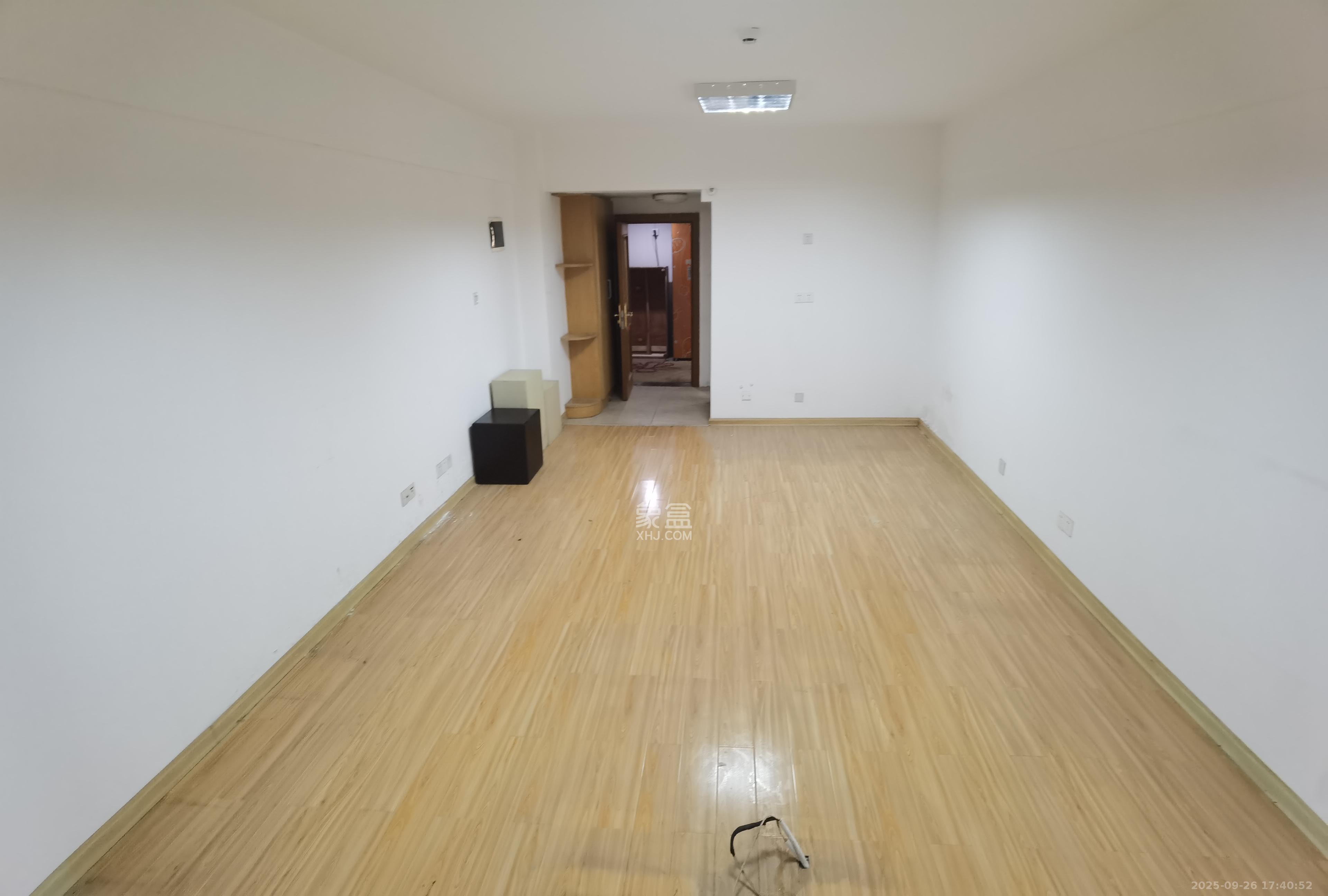 三重星都心  1室1厅1卫   1500.00元/月室内图