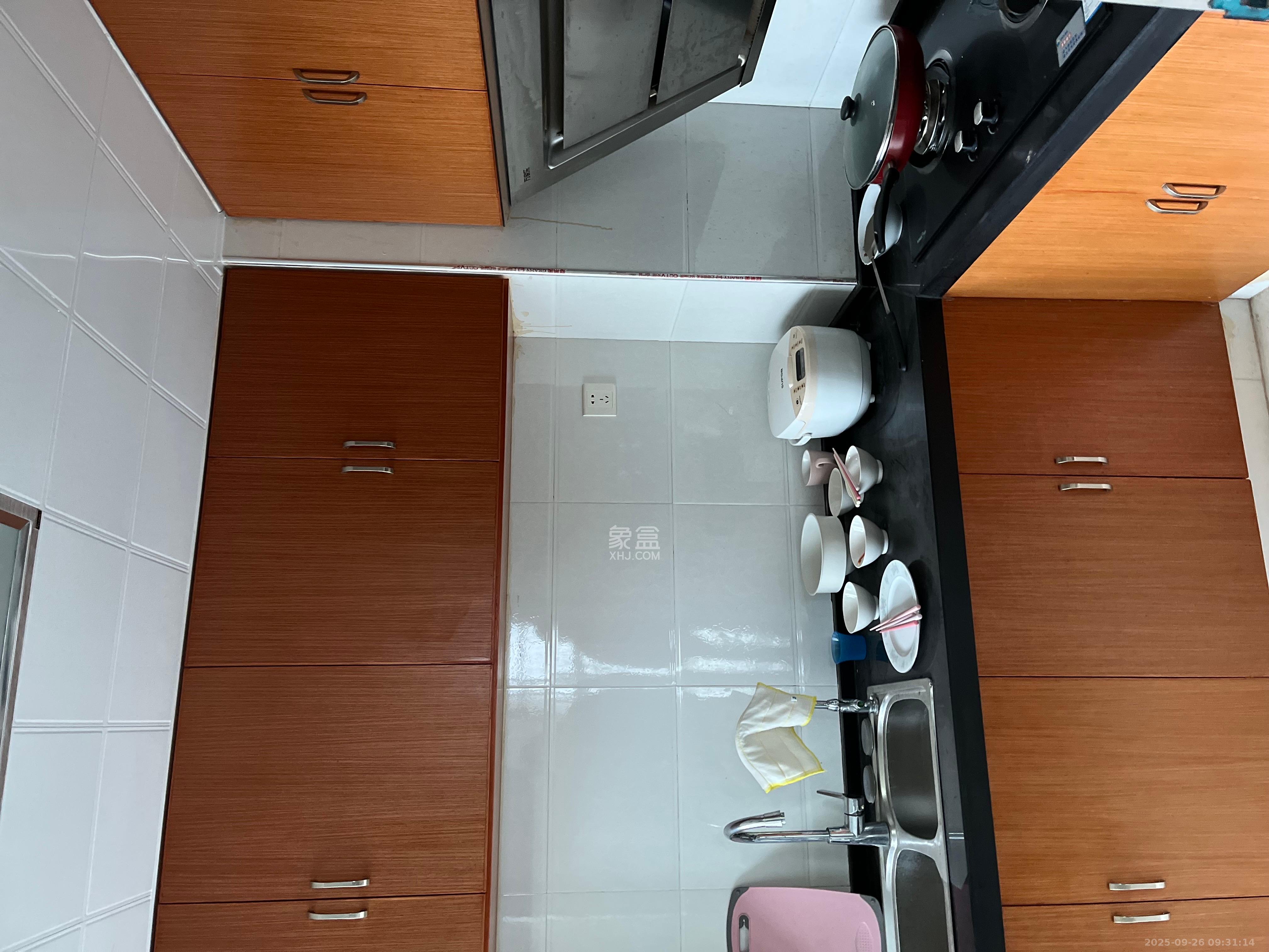 山水新城  1室1厅1卫    1300.0元/月室内图