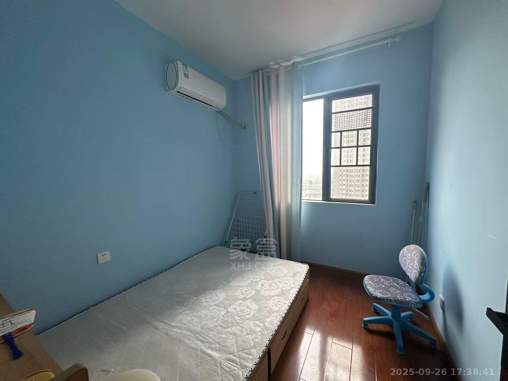 春藤小镇 3室2厅1卫 1800.0元/月 春藤小镇 3室2厅1卫 1800.0元/月室内图