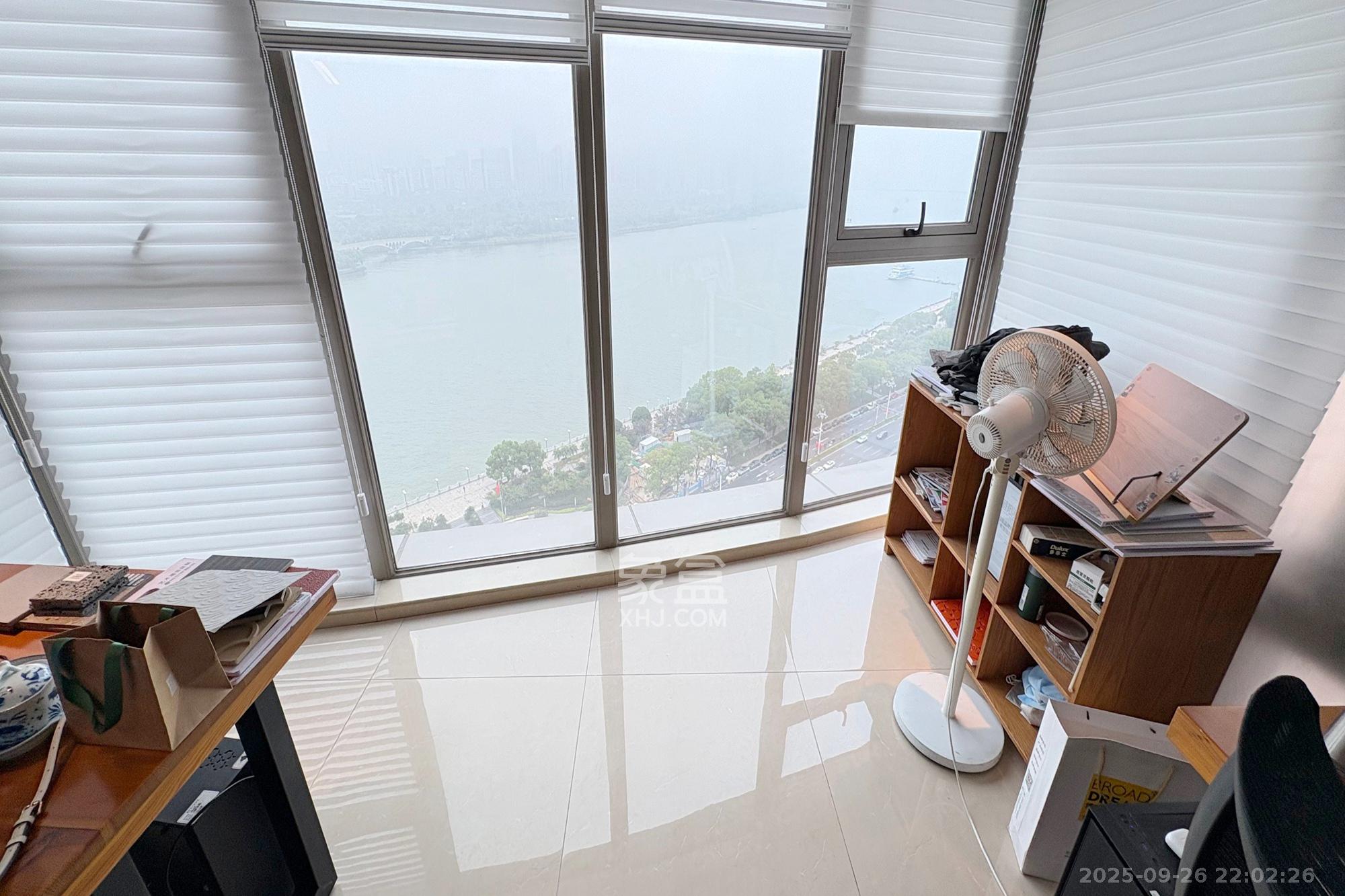 潮宗御苑 4室2厅2卫 280.0万 潮宗御苑 4室2厅2卫 280.0万阳台