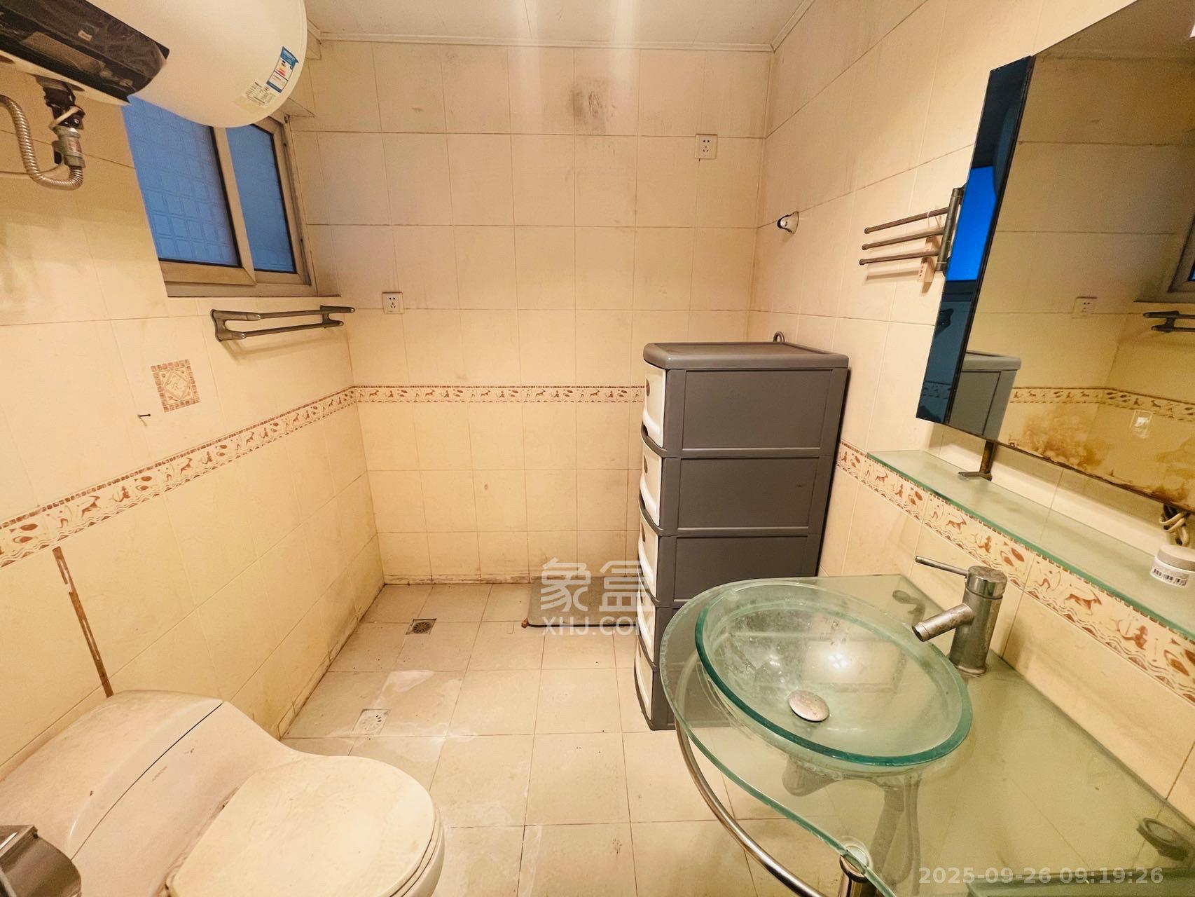 楚湘公寓  3室2厅1卫    2200.0元/月室内图