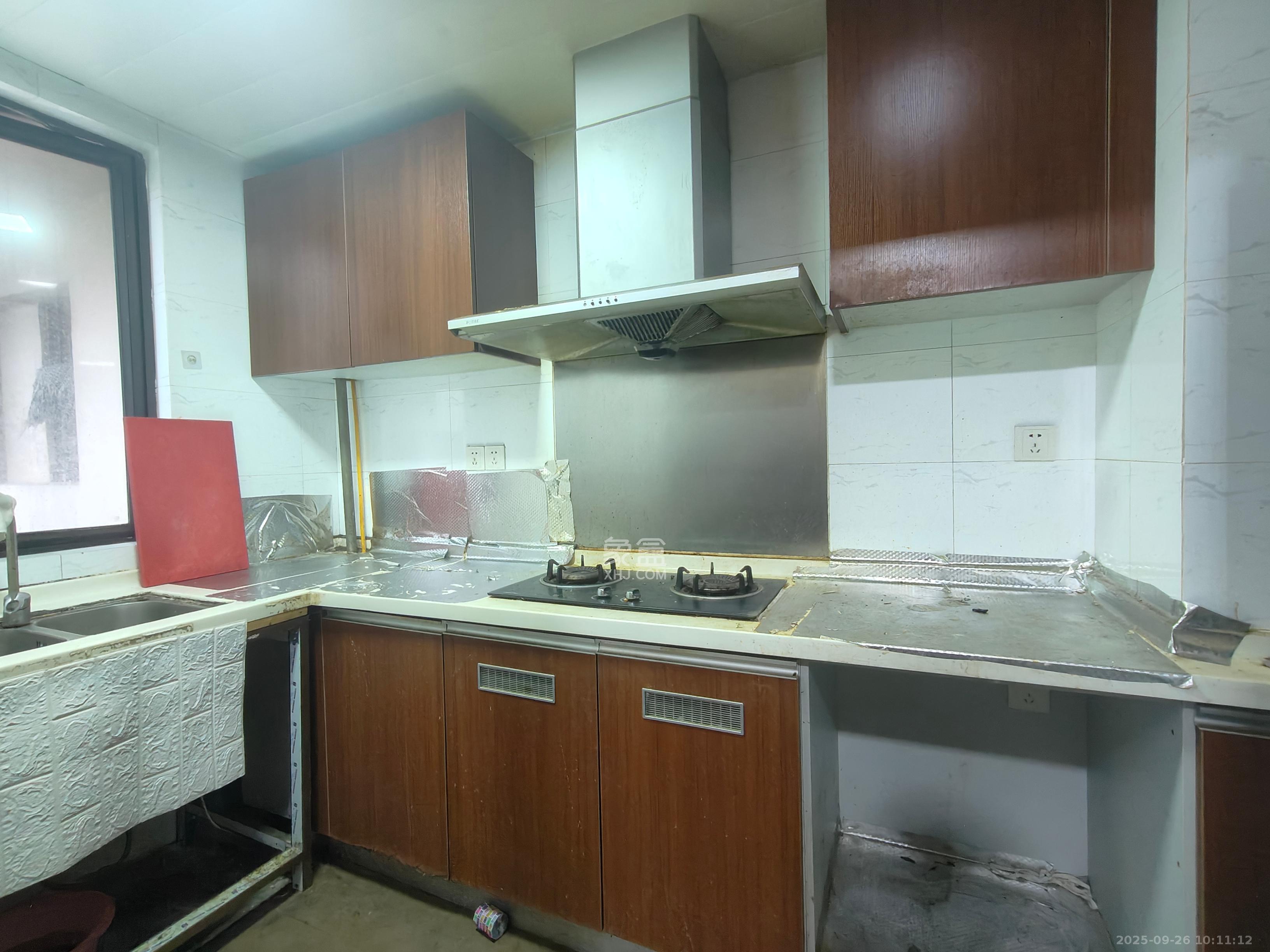 万科城市花园 3室2厅2卫 2400.0元/月 万科城市花园 3室2厅2卫 2400.0元/月室内图