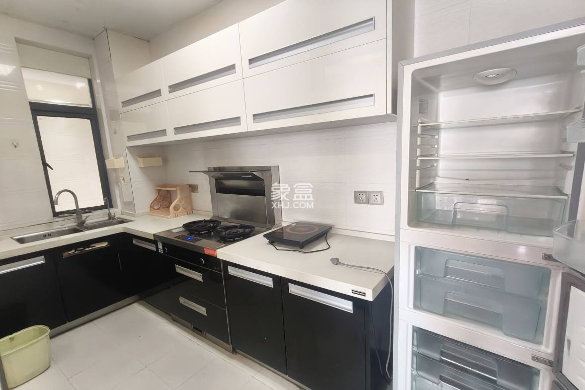 山水印象 3室2厅2卫 2300.0元/月 山水印象 3室2厅2卫 2300.0元/月室内图