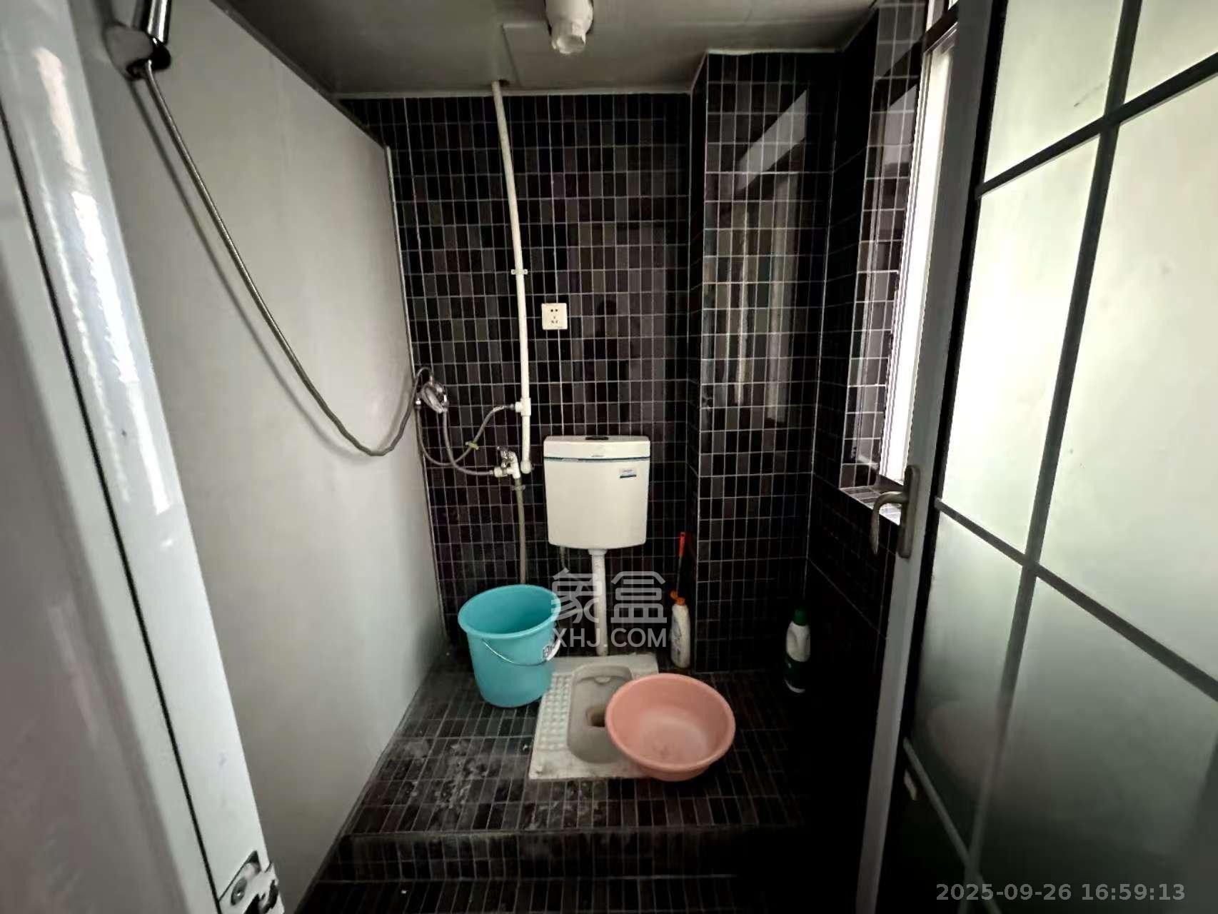 高桥现代商贸城  3室1厅1卫    4000.0元/月室内图