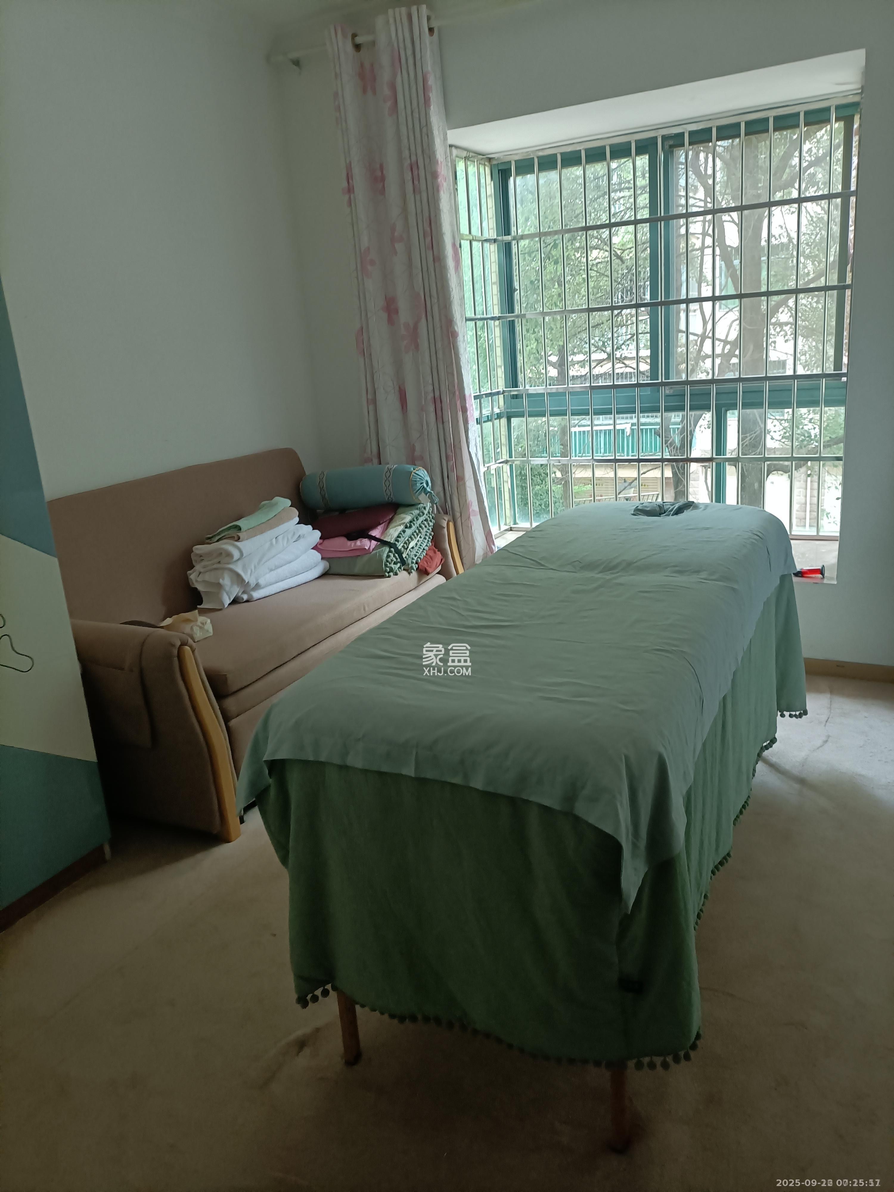 柠檬丽都  3室2厅2卫    2400.0元/月 柠檬丽都  3室2厅2卫    2400.0元/月室内图