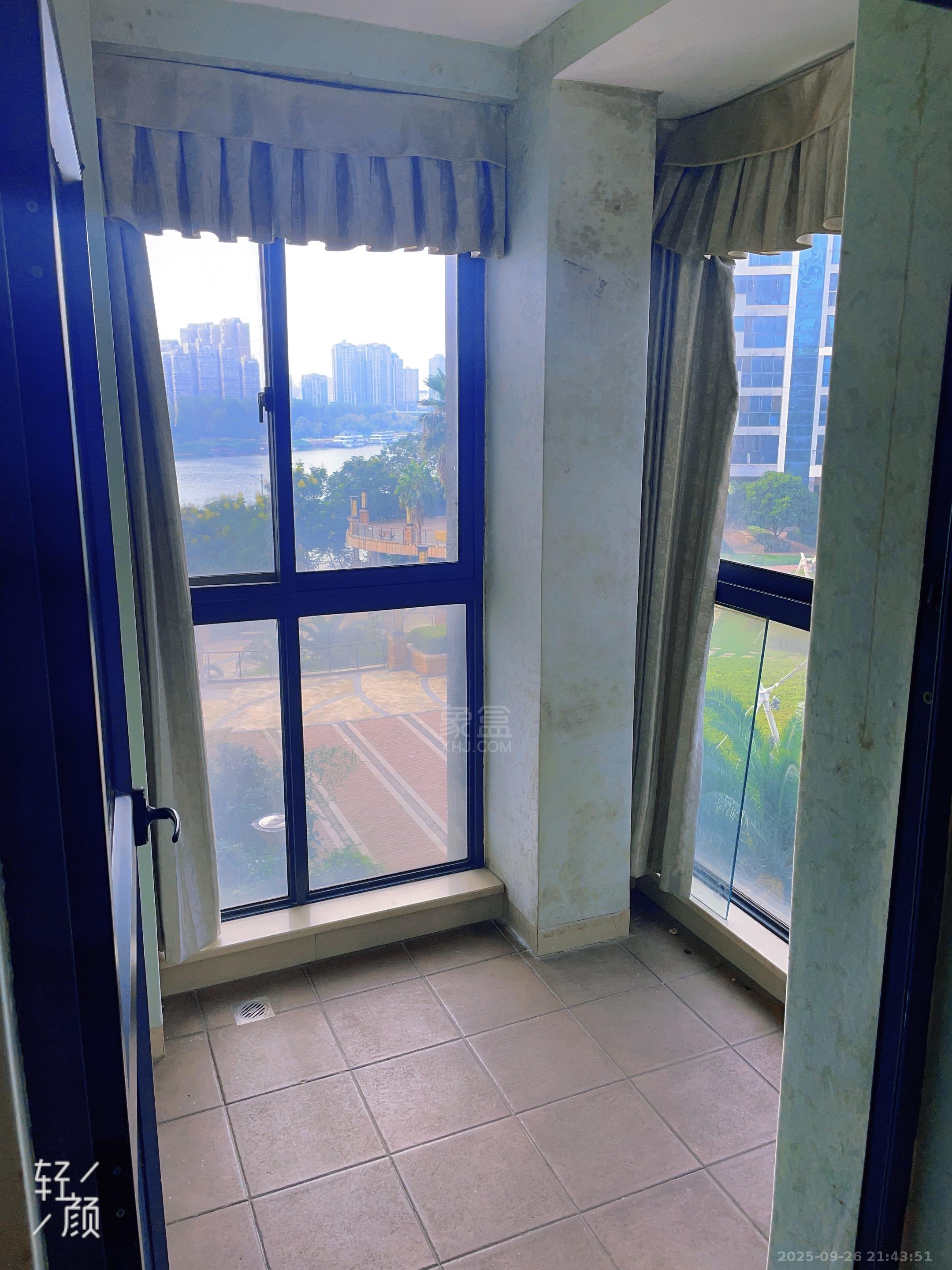 山水国际  4室2厅1卫    2500.0元/月室内图