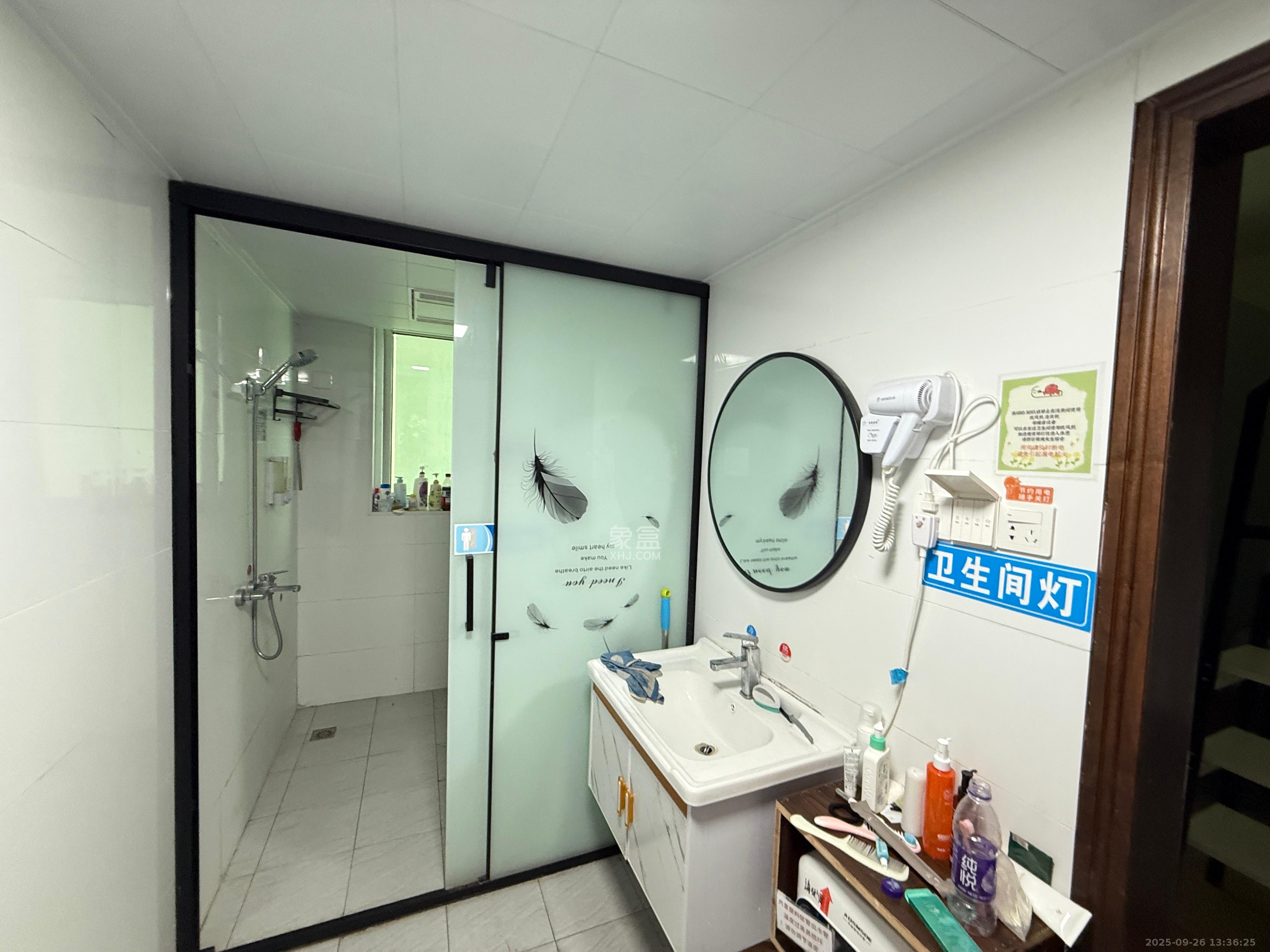 佳天国际新城 1室2厅1卫 3200.0元/月 佳天国际新城 1室2厅1卫 3200.0元/月室内图