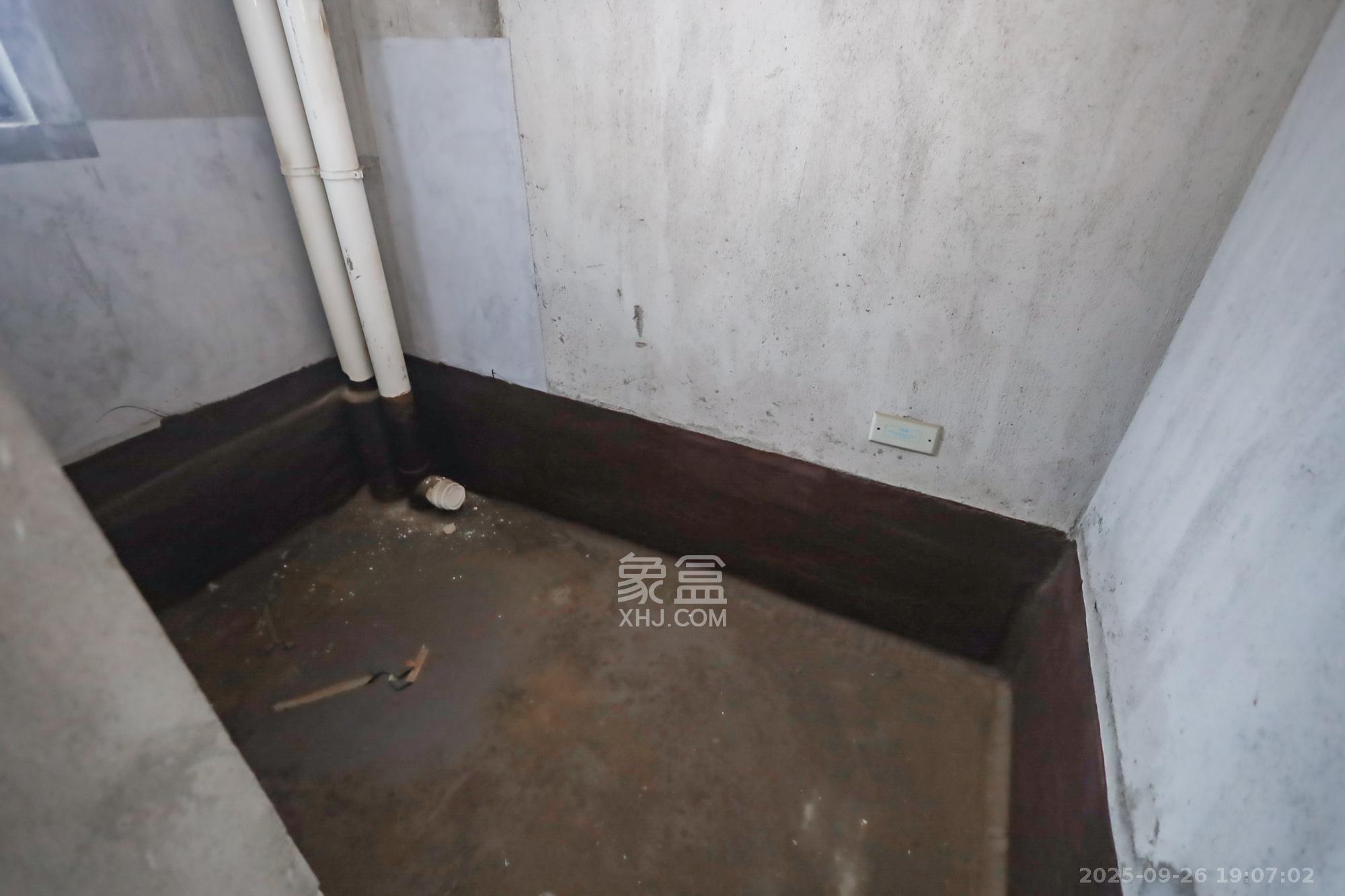 保利西海岸A区 4室2厅2卫 280.0万 保利西海岸A区 4室2厅2卫 280.0万卫生间