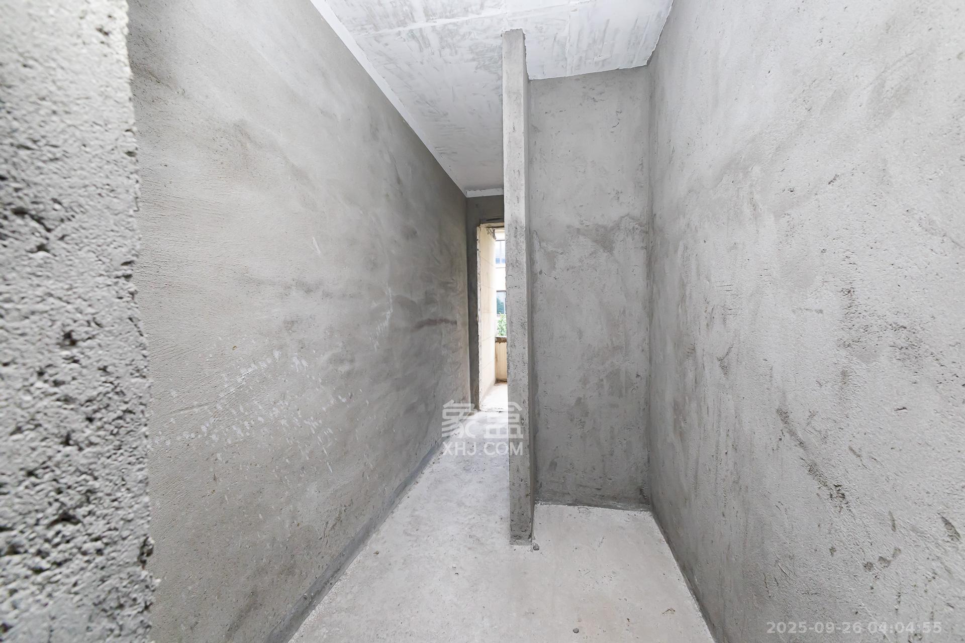 龙湖湘风原著(龙湖湘风星城) 5室3厅3卫 260.0万 龙湖湘风原著(龙湖湘风星城) 5室3厅3卫 260.0万卧室