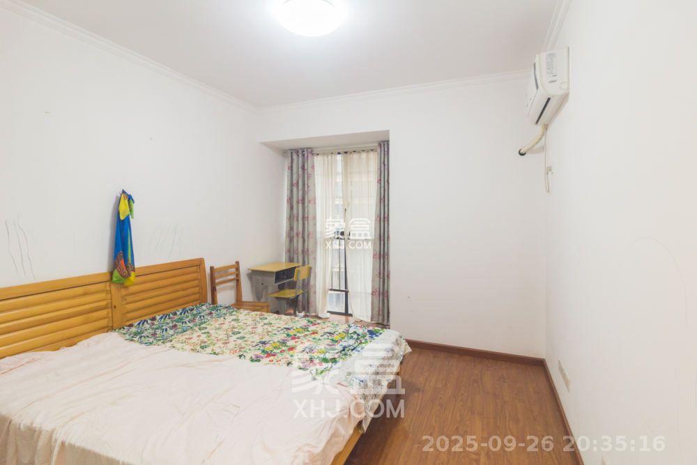 爵士湘  1室2厅1卫    1600.0元/月室内图