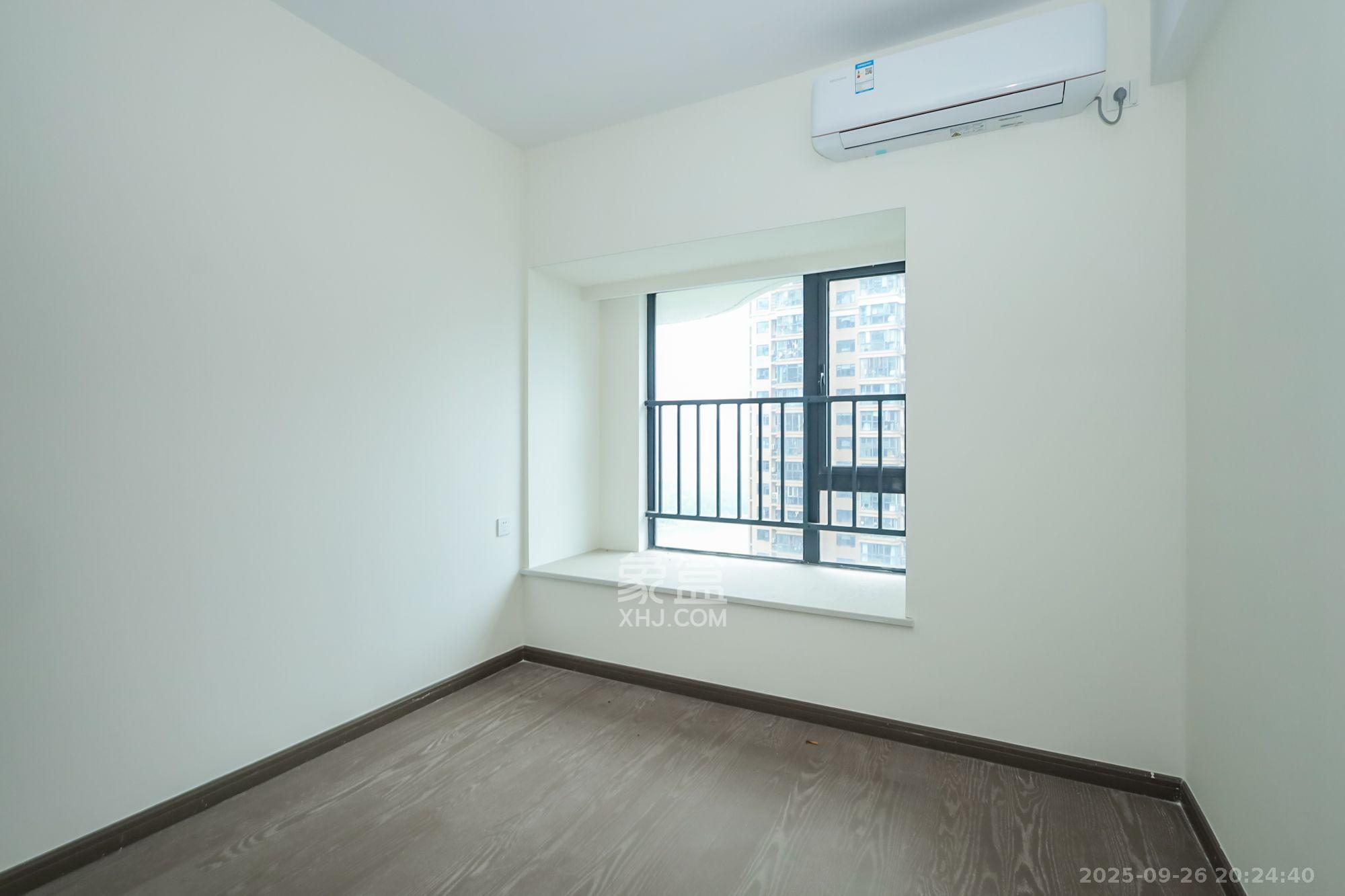 滨江府1913 4室2厅2卫 4000.0元/月 滨江府1913 4室2厅2卫 4000.0元/月室内图