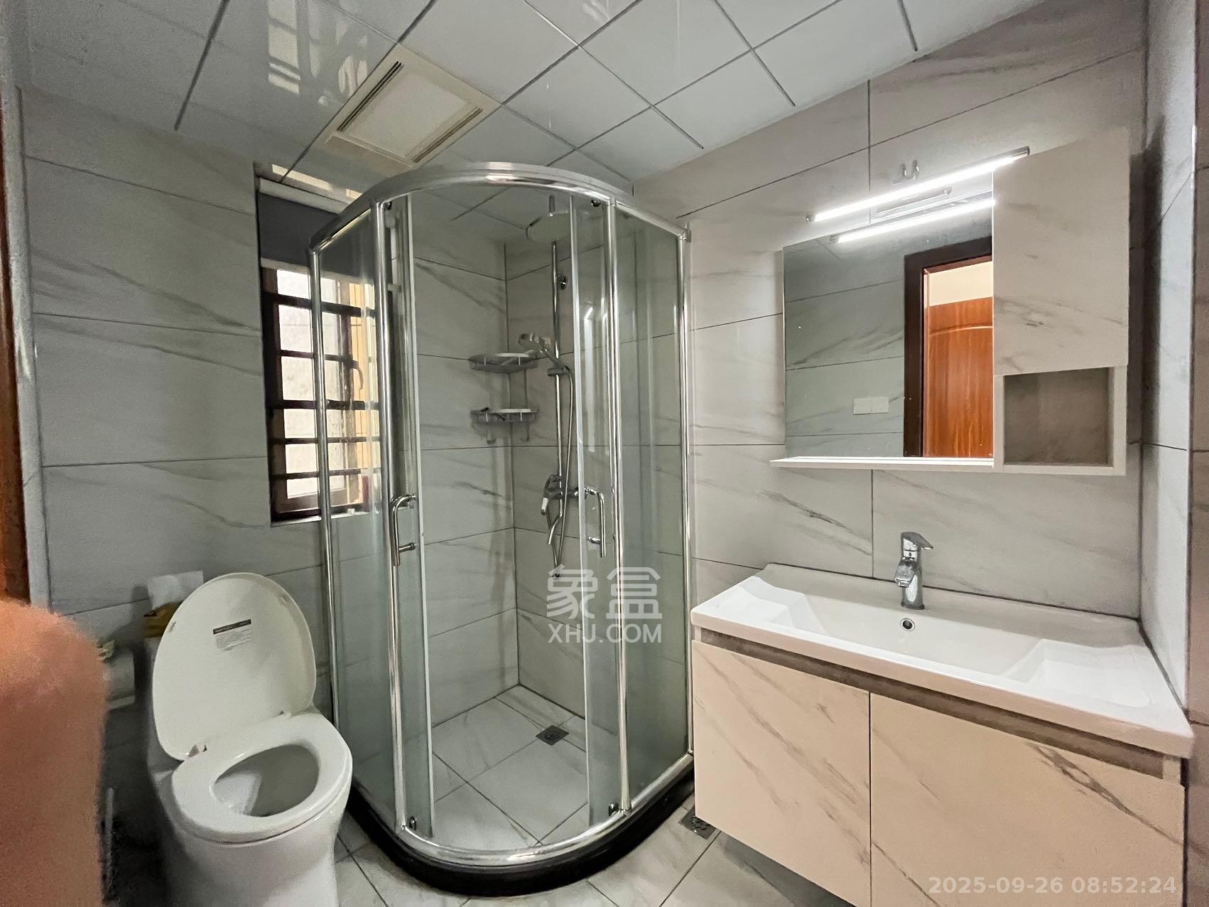 卓越蔚蓝城邦 3室2厅2卫 2600.0元/月 卓越蔚蓝城邦 3室2厅2卫 2600.0元/月室内图