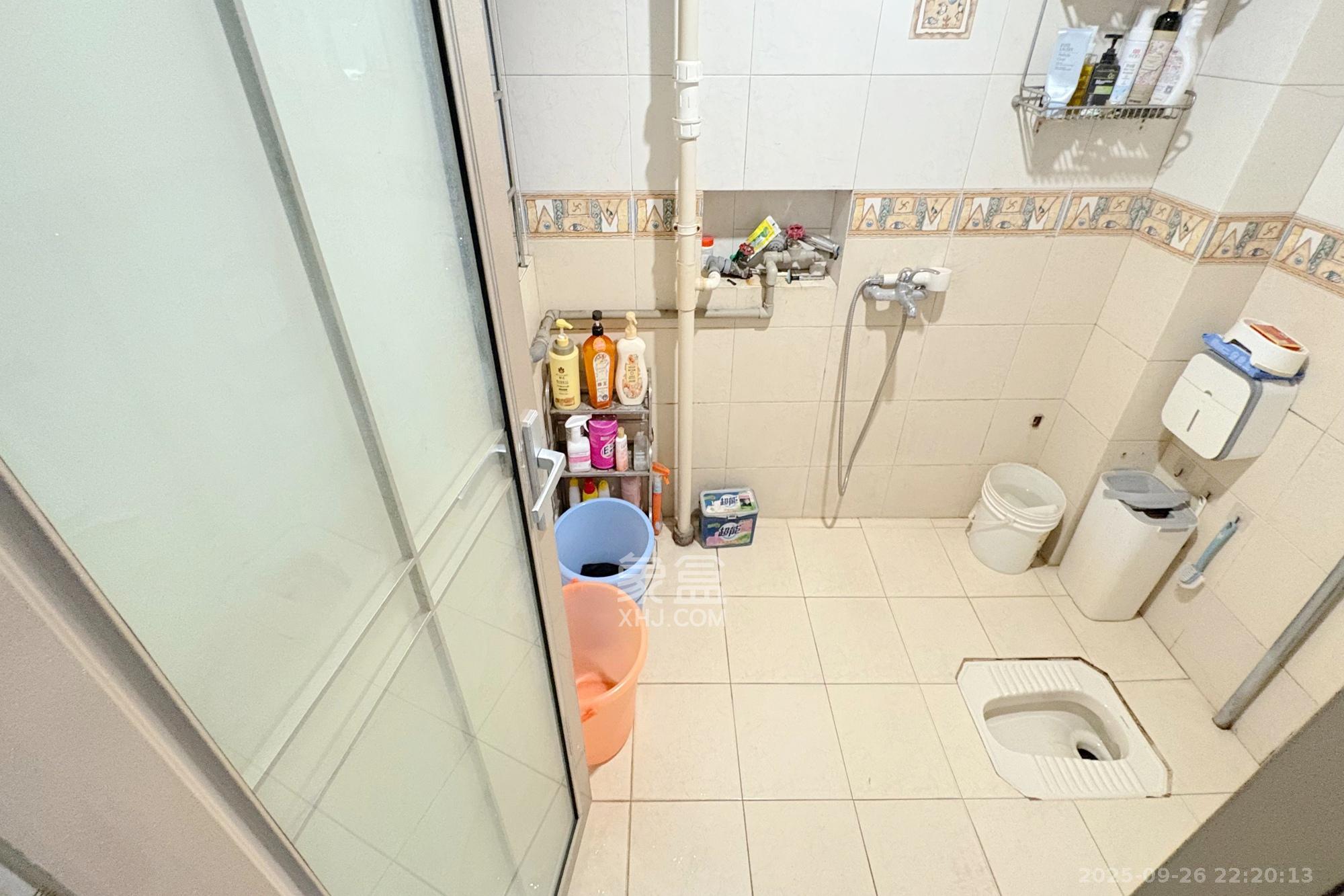 南明苑西区 3室2厅2卫 82.0万 南明苑西区 3室2厅2卫 82.0万卫生间