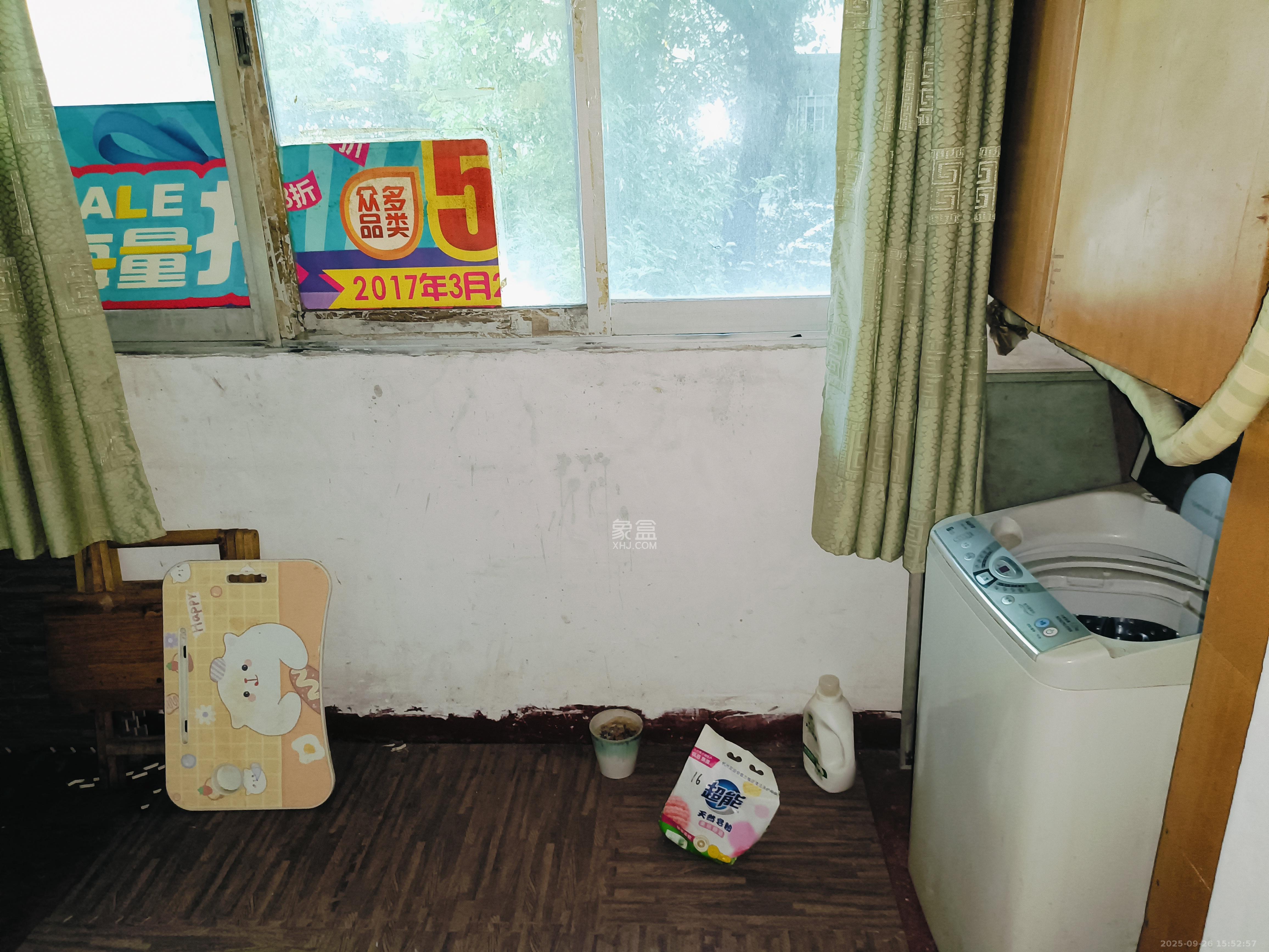 东风路新二村 1室1厅1卫 1000.0元/月 东风路新二村 1室1厅1卫 1000.0元/月室内图