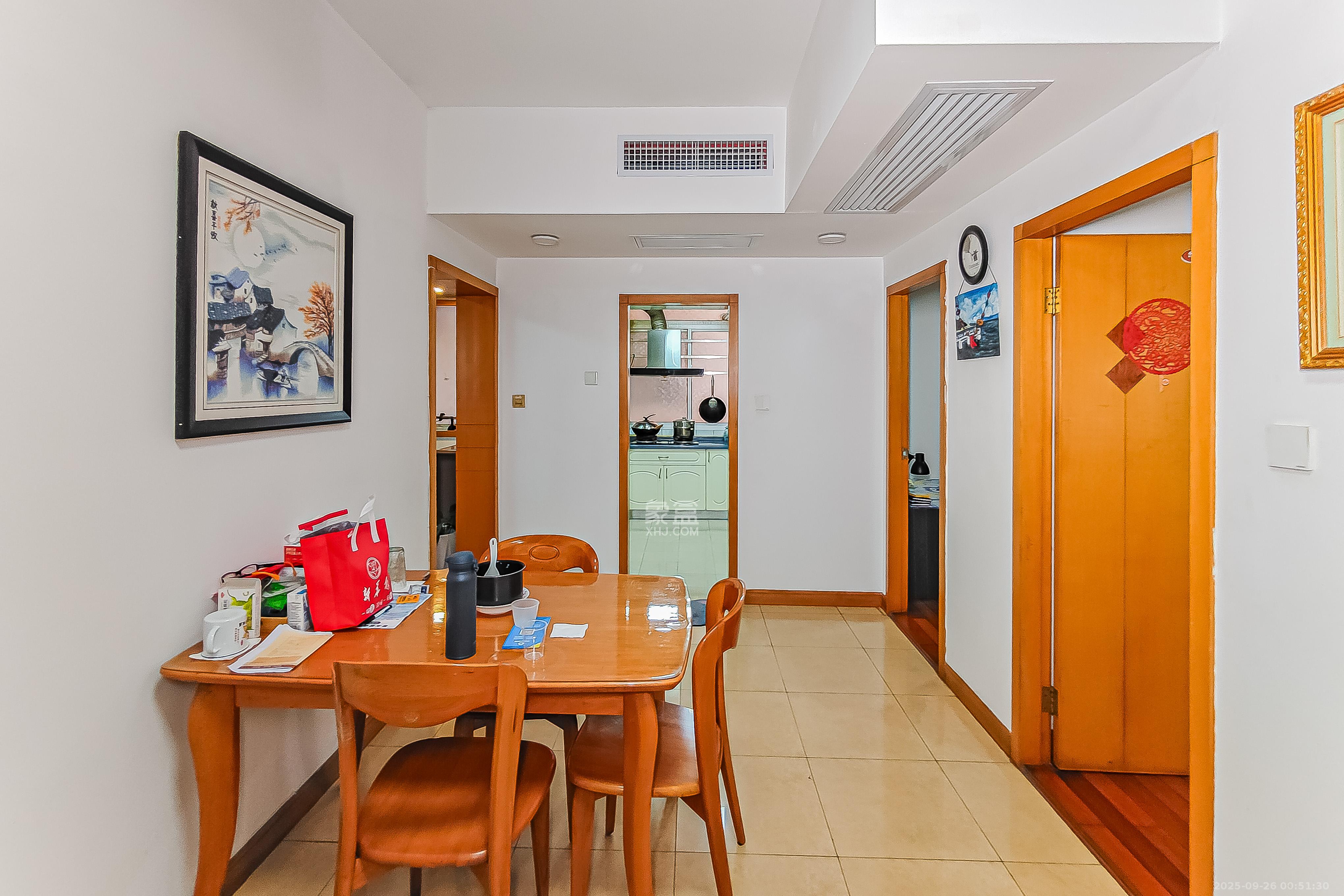 湘农桥社区 3室2厅2卫 188.0万 湘农桥社区 3室2厅2卫 188.0万客厅